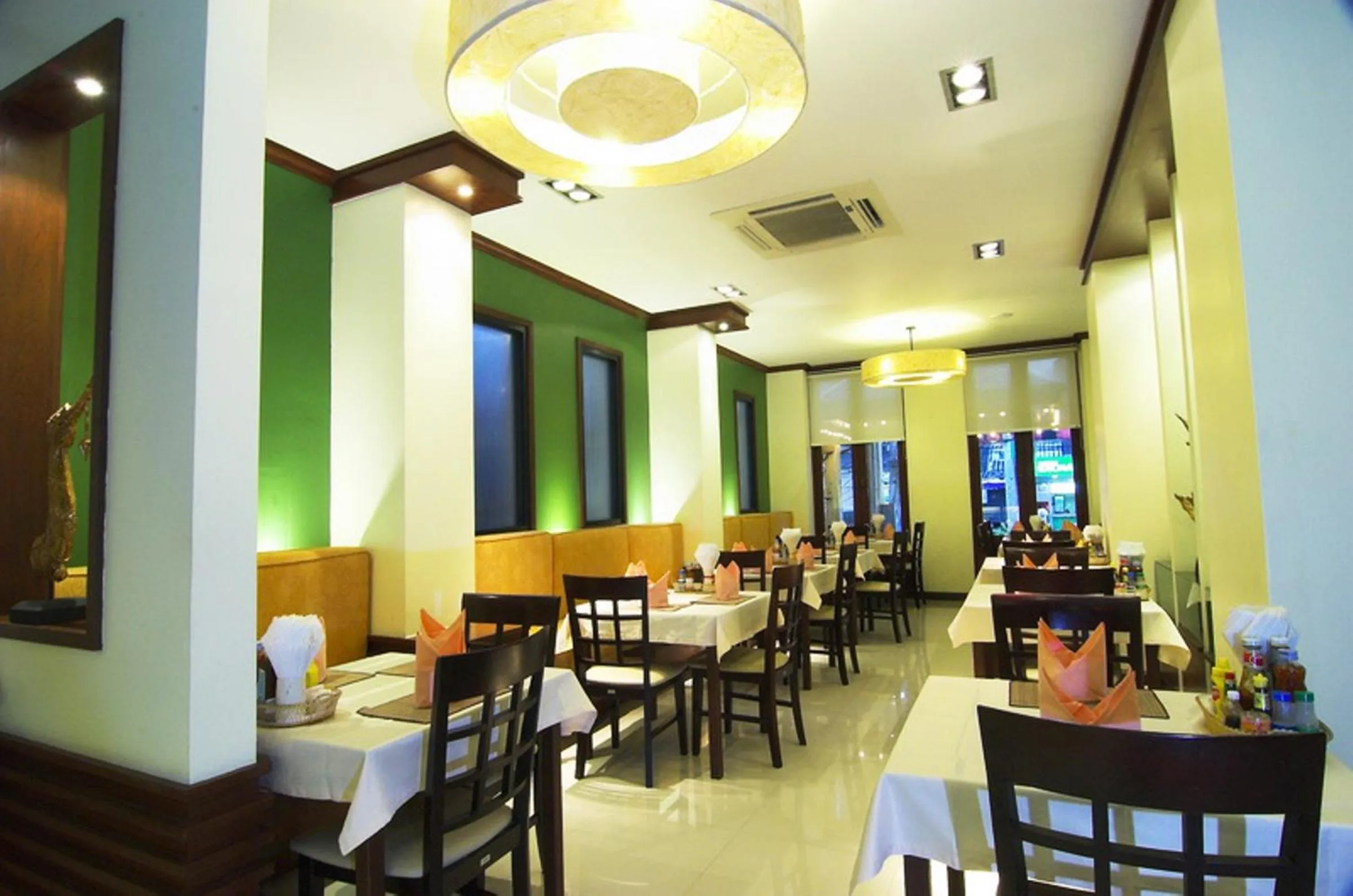 Restaurant/places to eat in PS Hotel Phuket Patong - SHA Plus