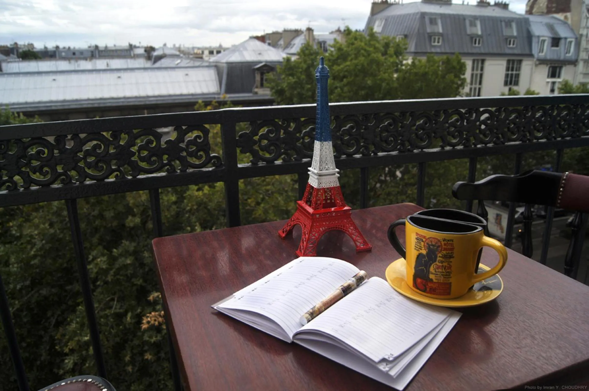 View (from property/room) in Hotel Regina Montmartre