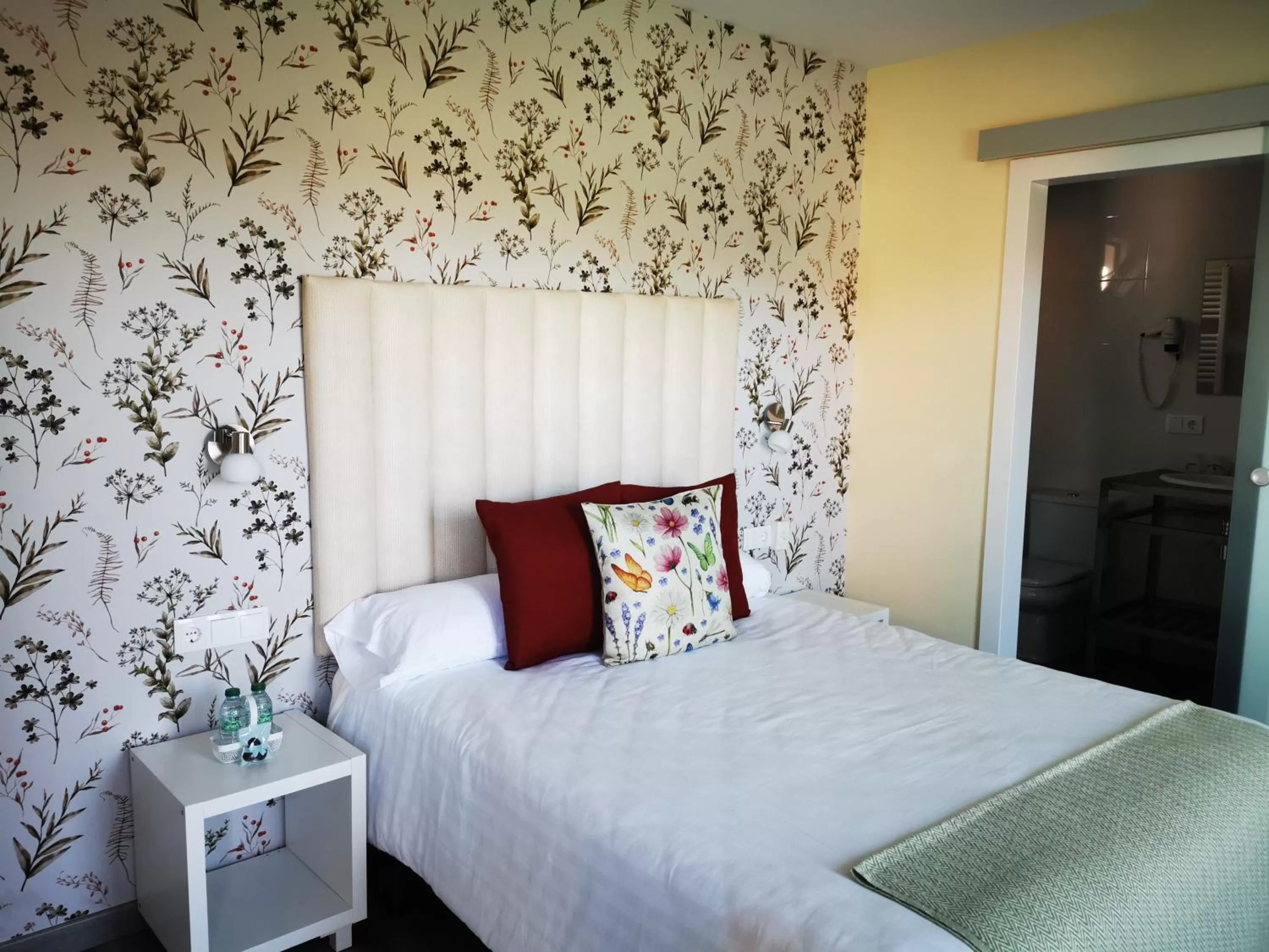 Photo of the whole room, Bed in Lar da Mota Boutique Hotel