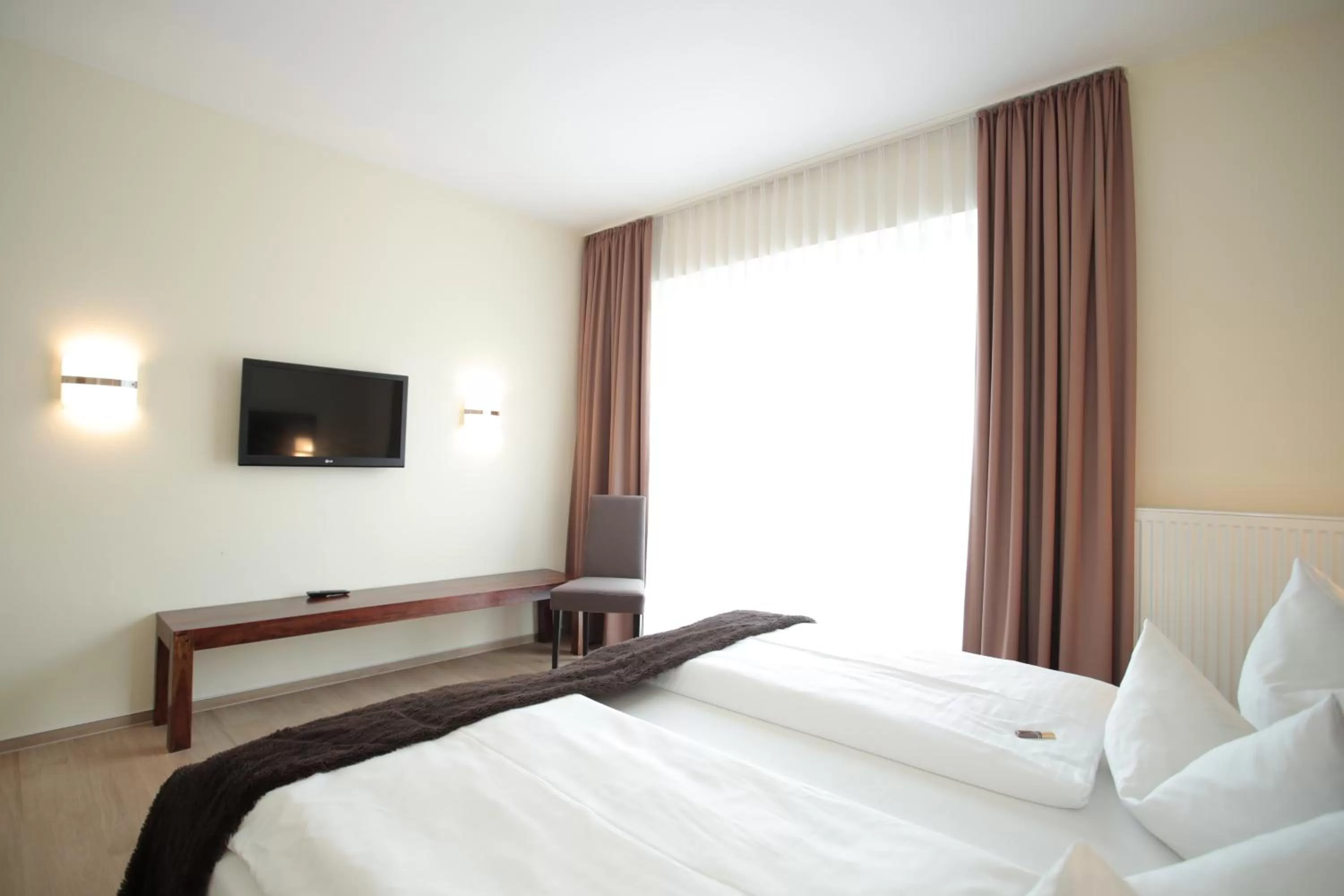 Bedroom, Bed in Hotel am See