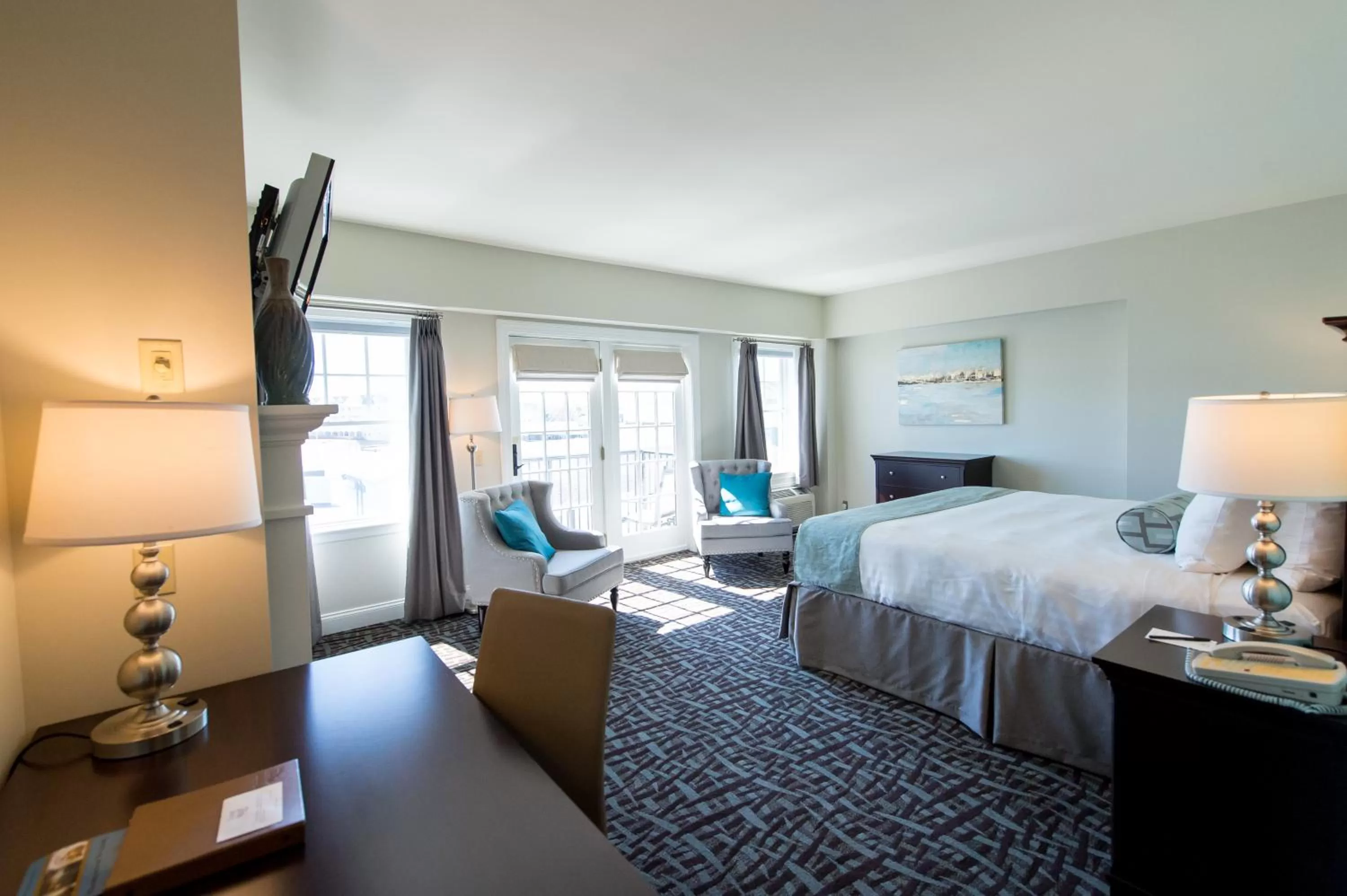 Photo of the whole room, Bed in Union Bluff Hotel & Meeting House