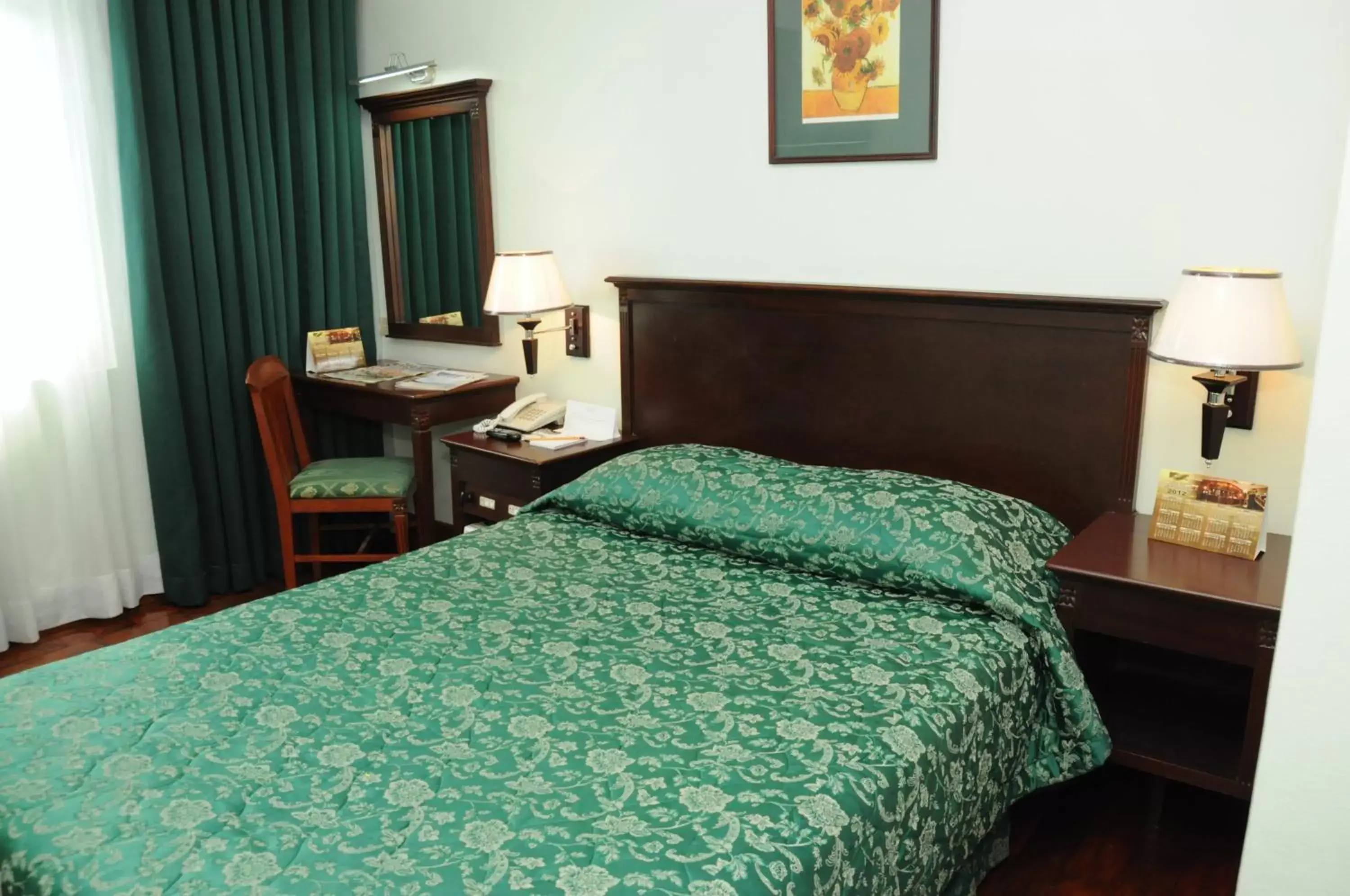 Superior Queen Room in CityState Tower Hotel Superior Queen Room in CityState Tower Hotel