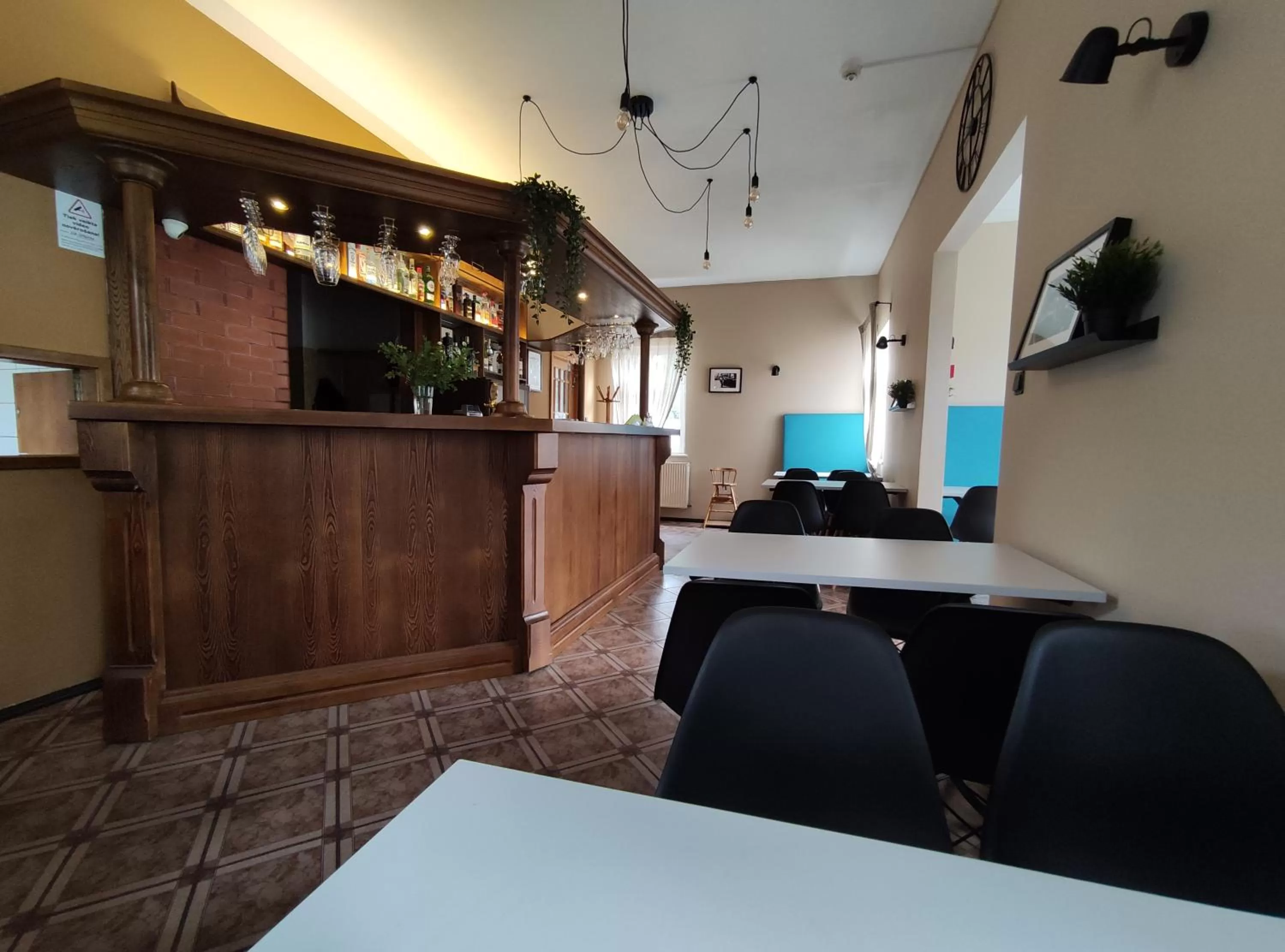 Restaurant/places to eat in Elīna