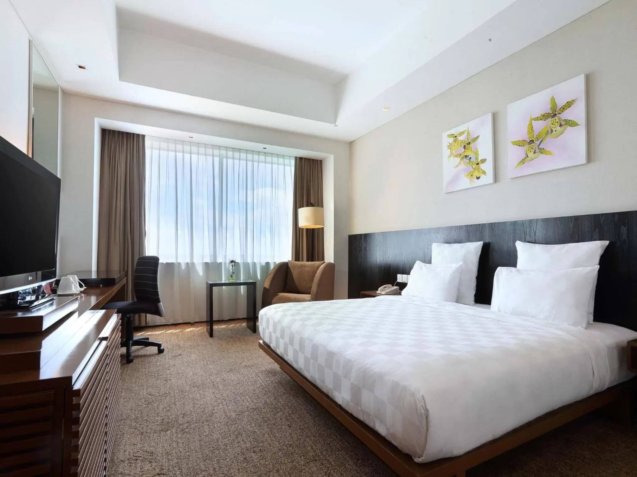 TV and multimedia, Bed in Novotel Balikpapan