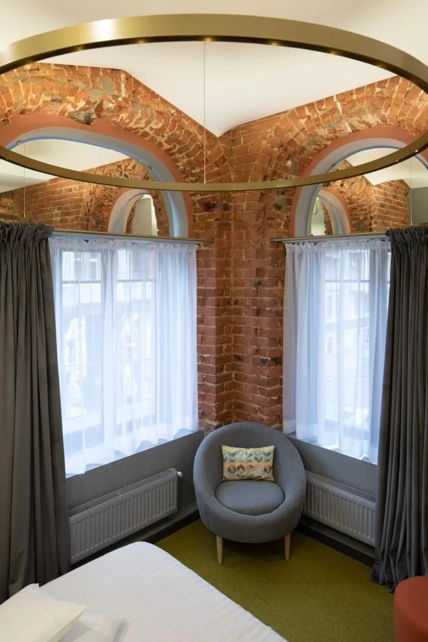 Seating Area in Four Rooms City