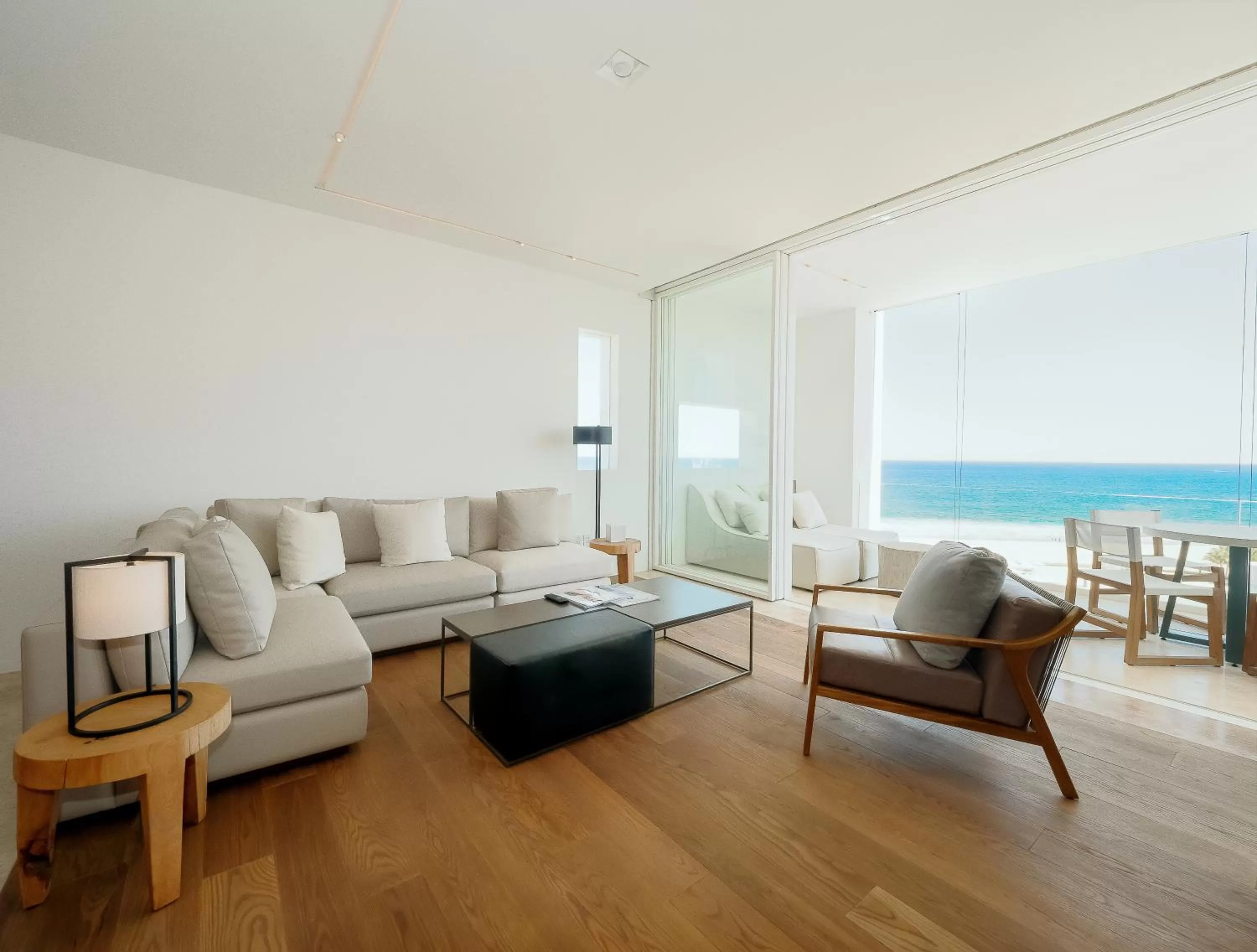 Living room in Viceroy Los Cabos