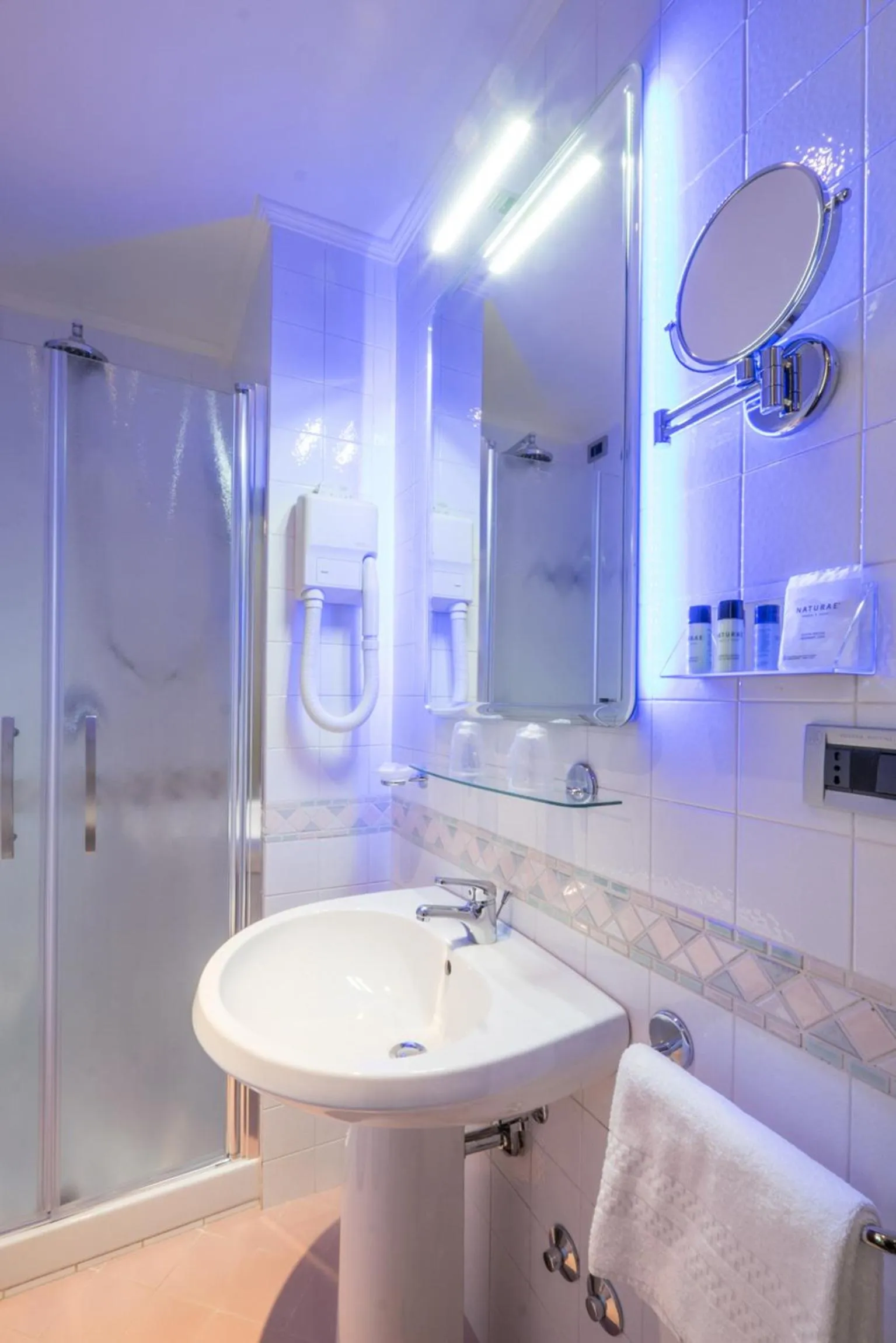 Bathroom in Hotel Royal