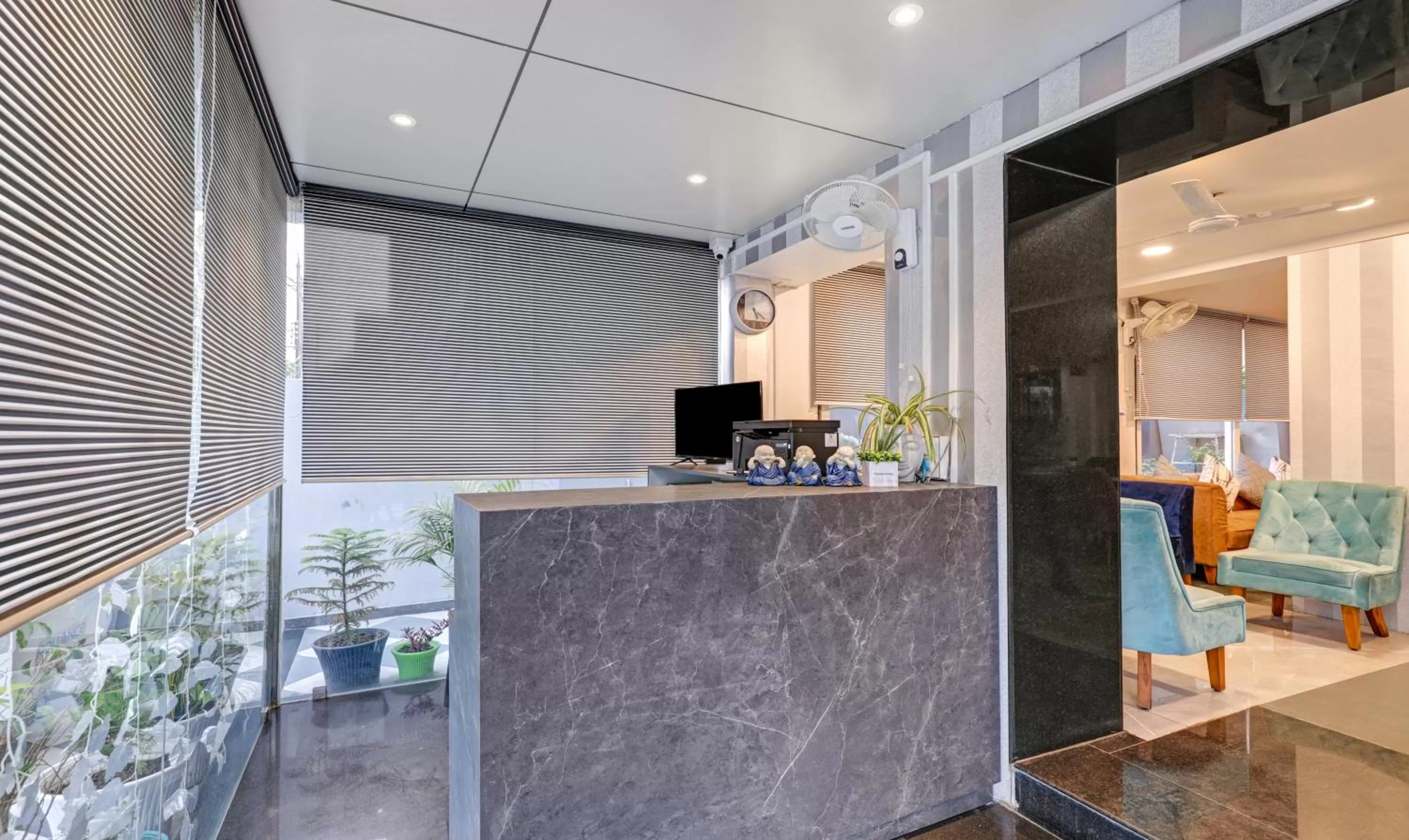 Lobby/Reception in Treebo Trend Finesta Suites Wardha Road