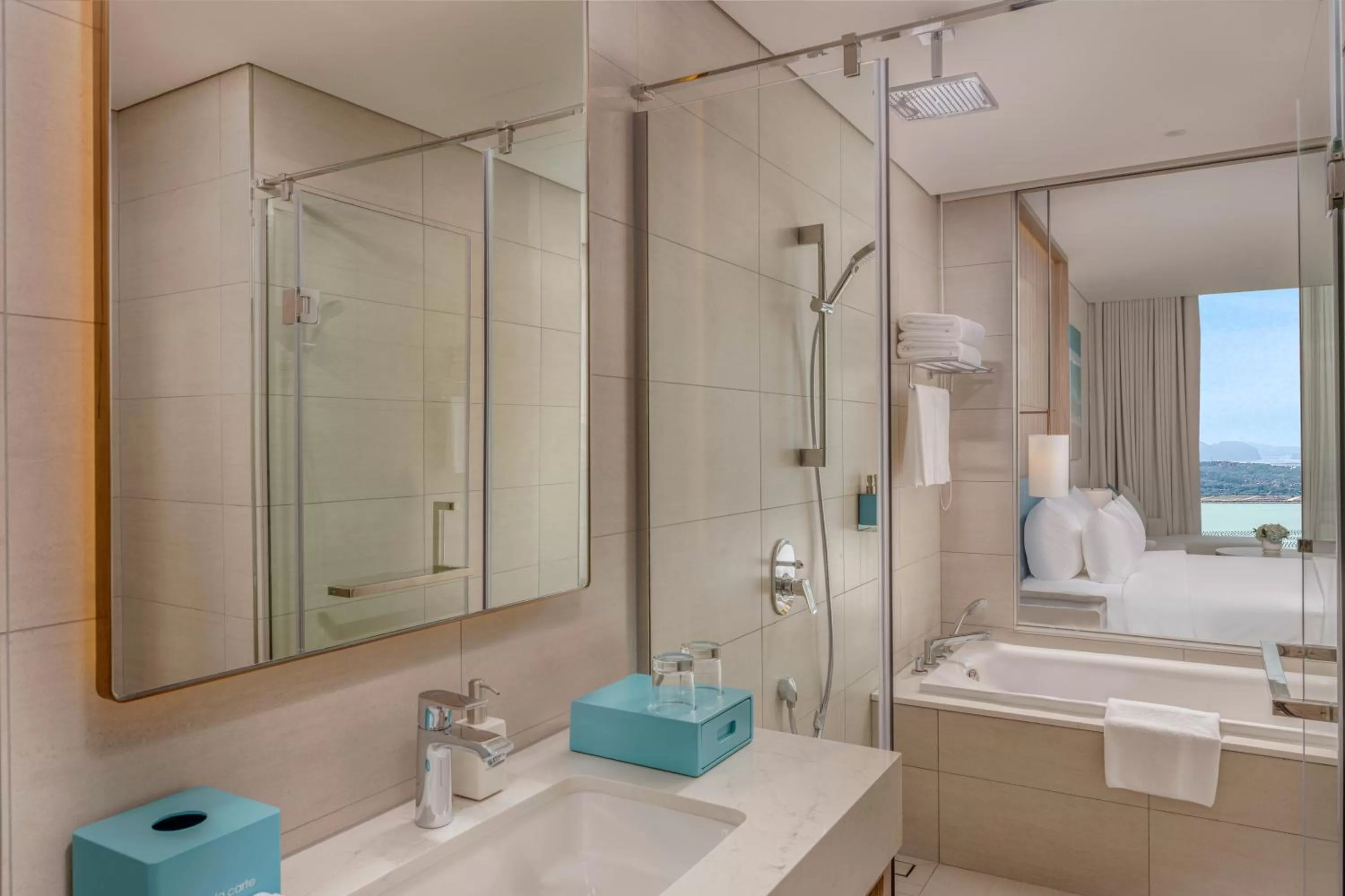 Bathroom in A La Carte Ha Long Bay Residence