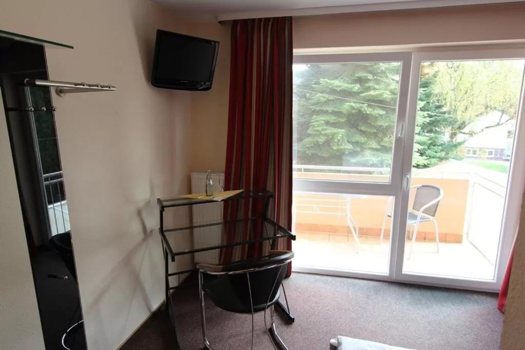 View (from property/room), TV/Entertainment Center in Hotel Landgasthof Zur Alten Scheune