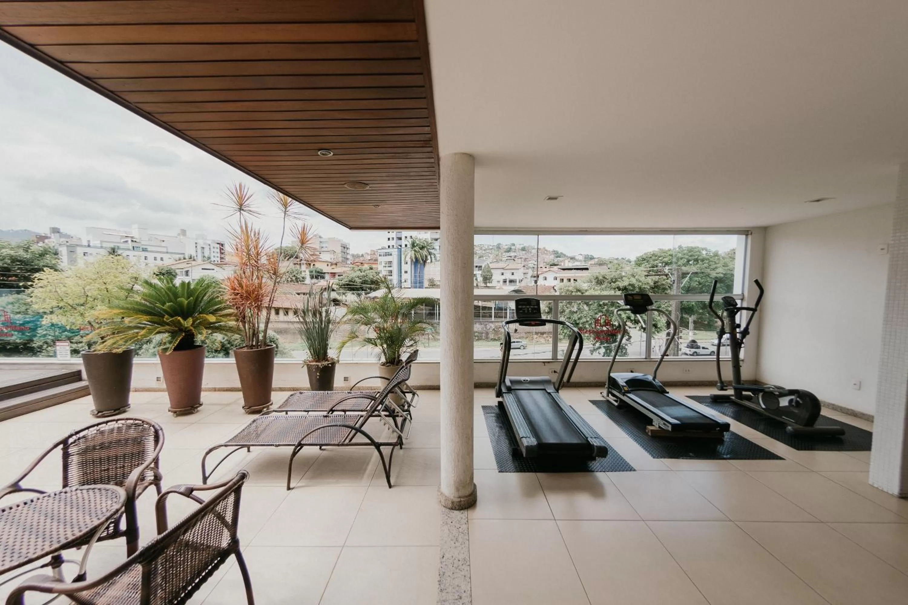 Balcony/Terrace, Fitness Center/Facilities in Hotel Metropolitano