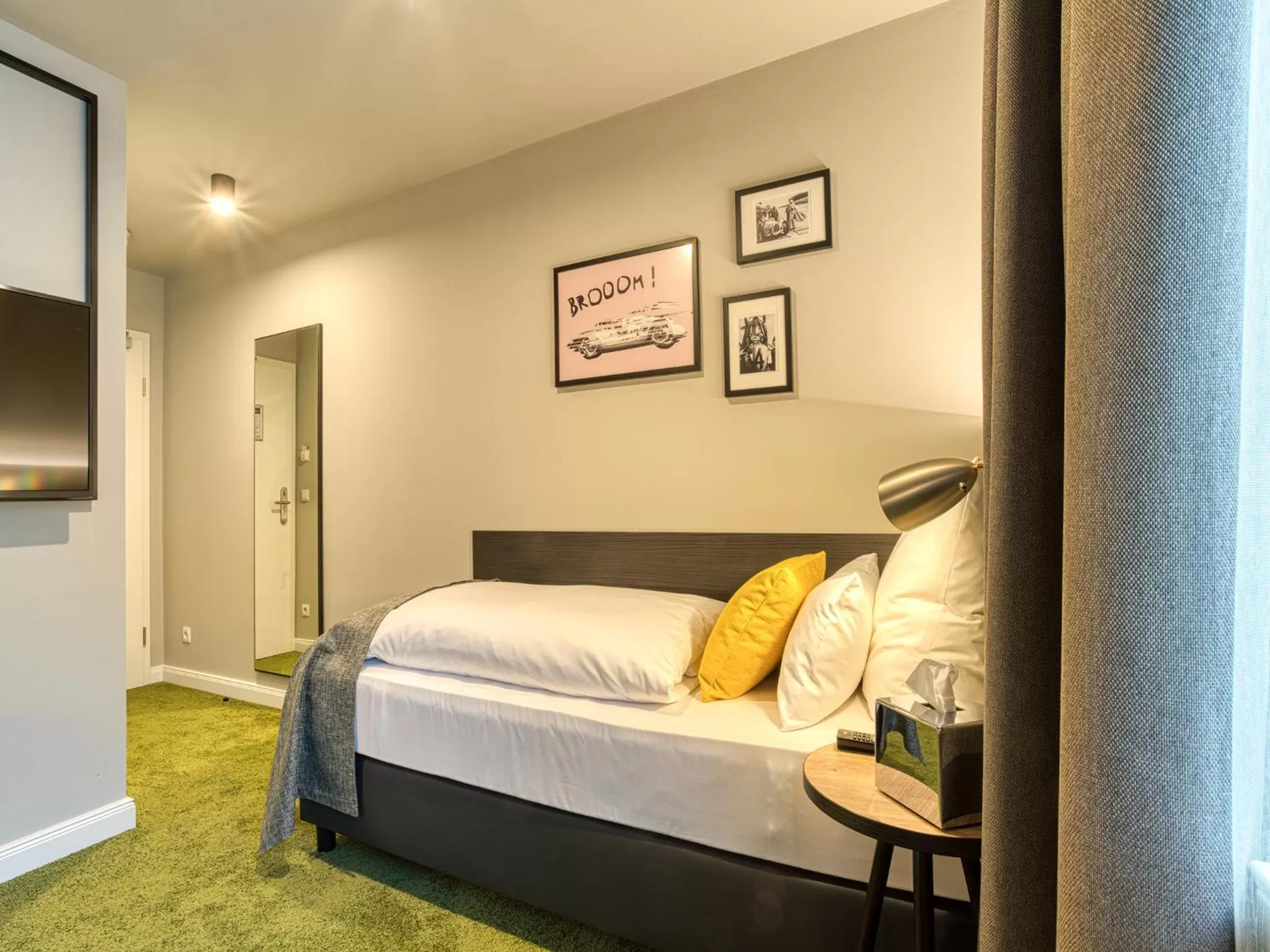 Photo of the whole room, Bed in Vienna House Easy by Wyndham Ingolstadt