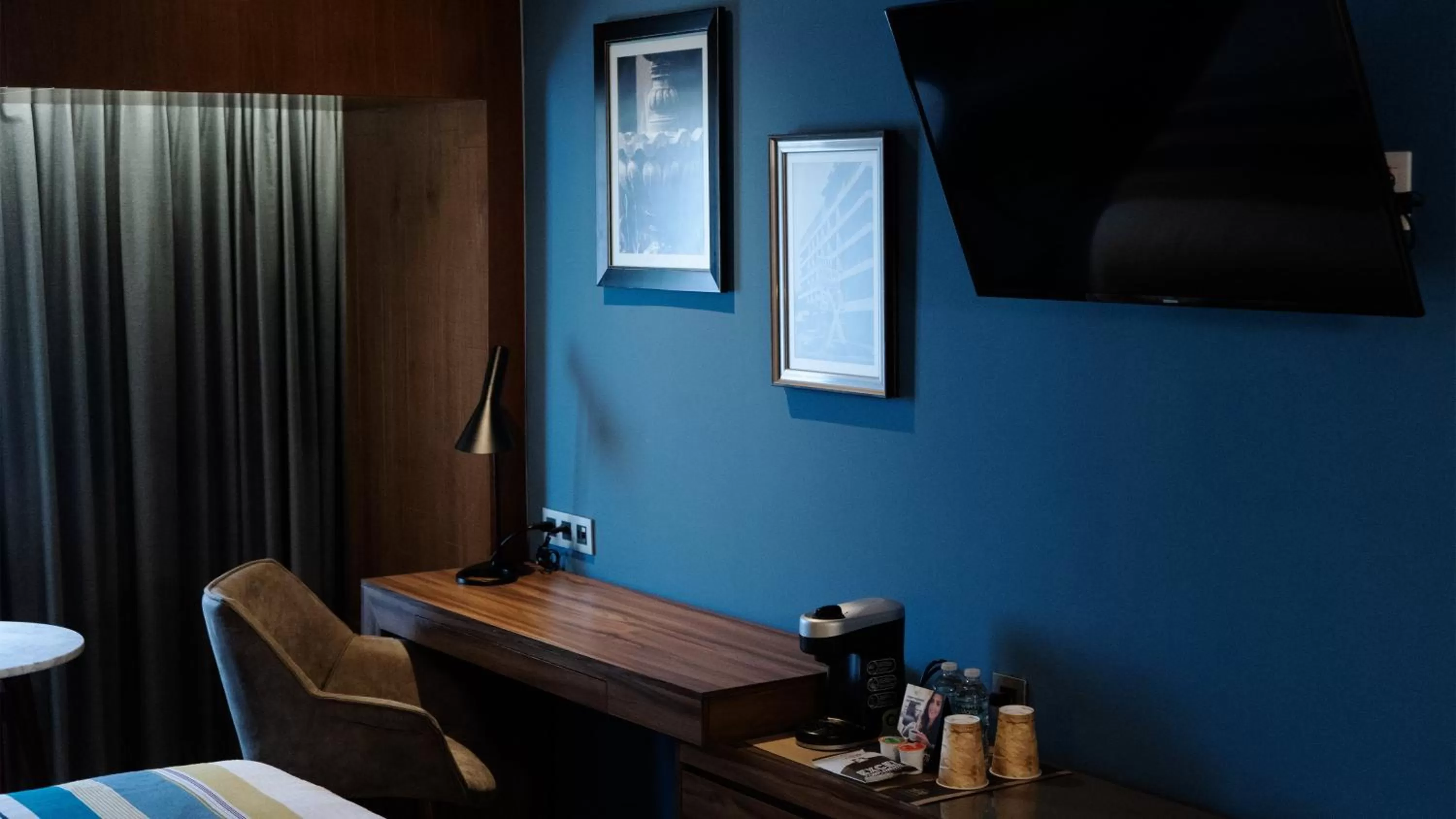 Photo of the whole room in Hotel Indigo Guadalajara Expo by IHG