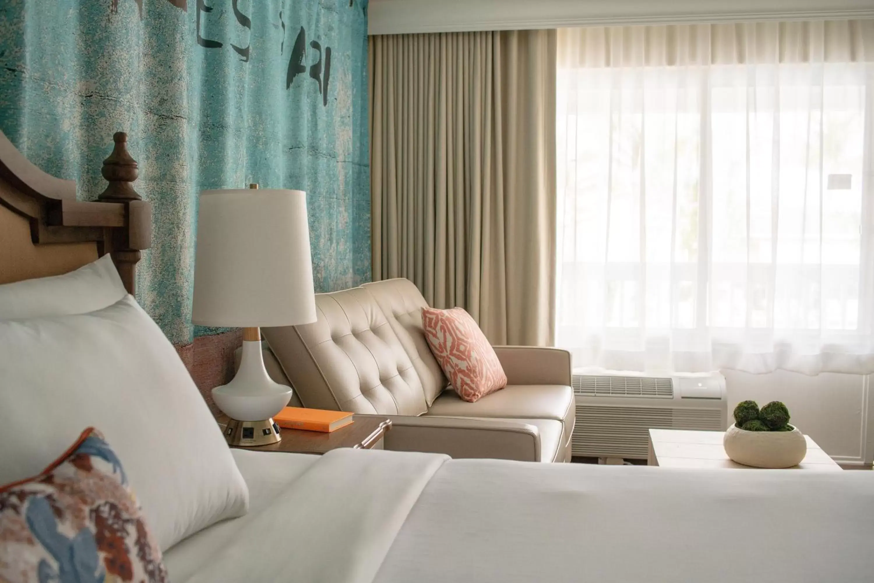 Traditional Room 1 King Bed No View in Havana Cabana at Key West Traditional Room 1 King Bed No View in Havana Cabana at Key West