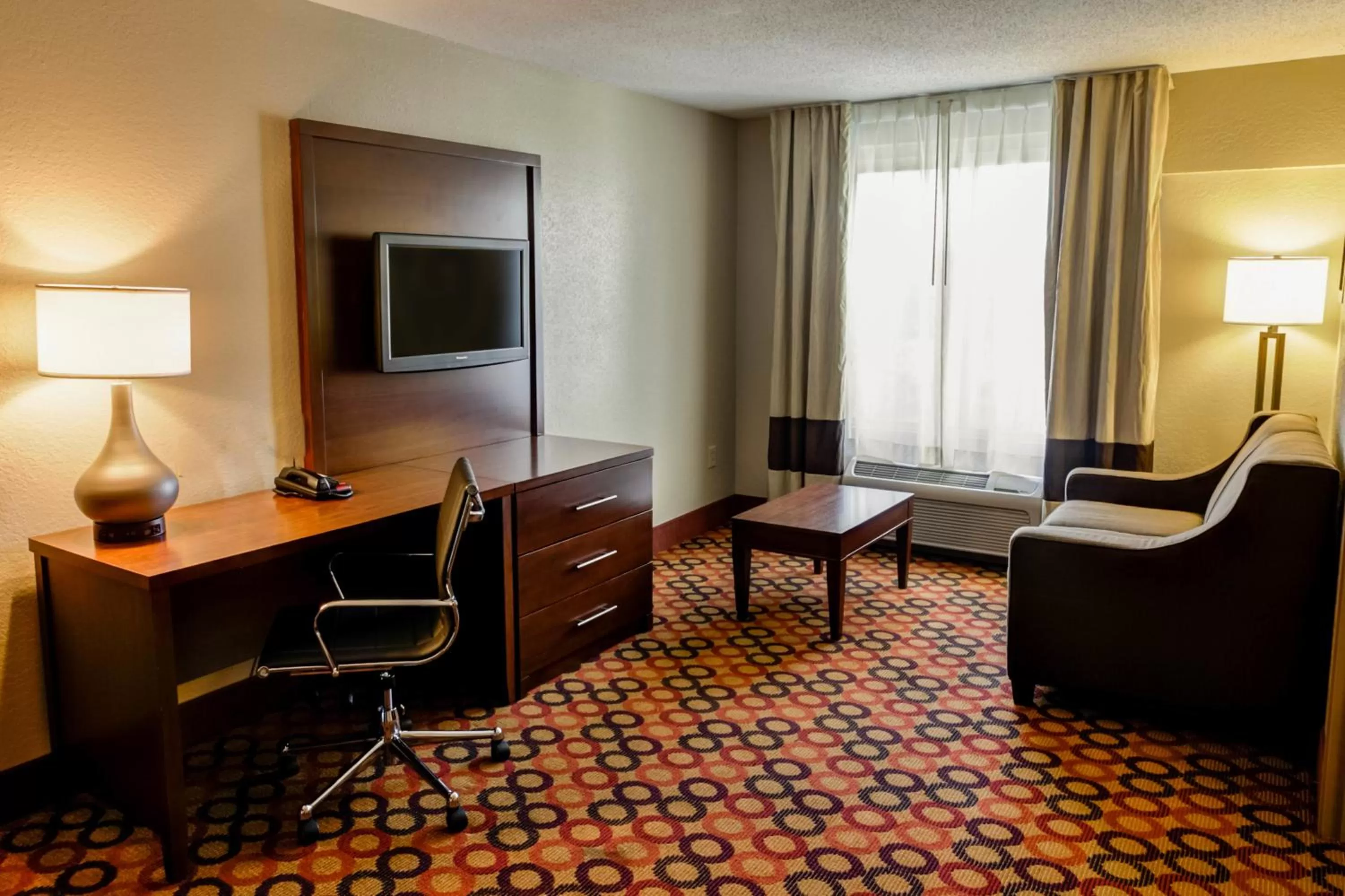 King Suite with Roll in Shower - Accessible/Non-Smoking in Comfort Suites Airport