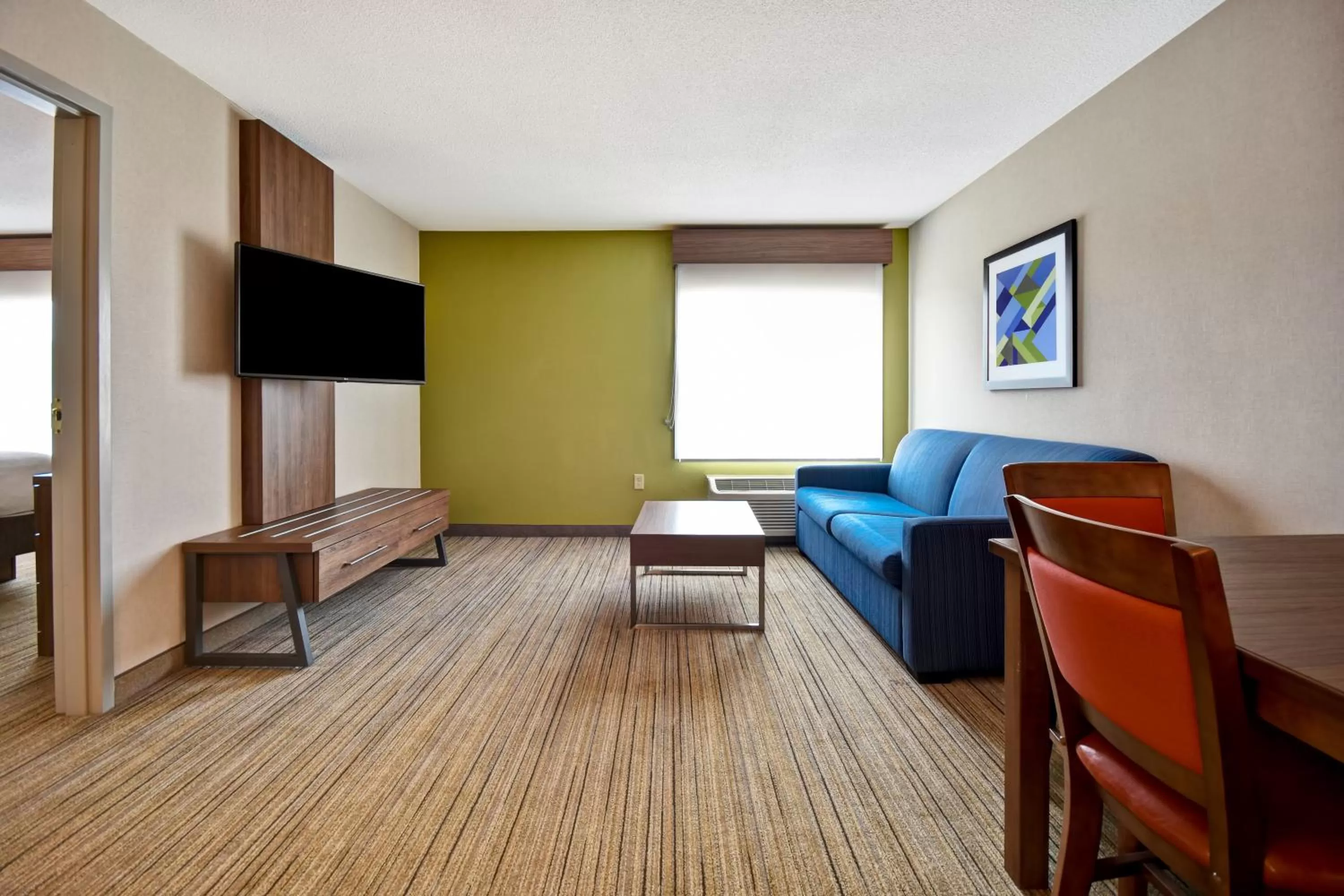 Photo of the whole room in Holiday Inn Express Newport North - Middletown by IHG