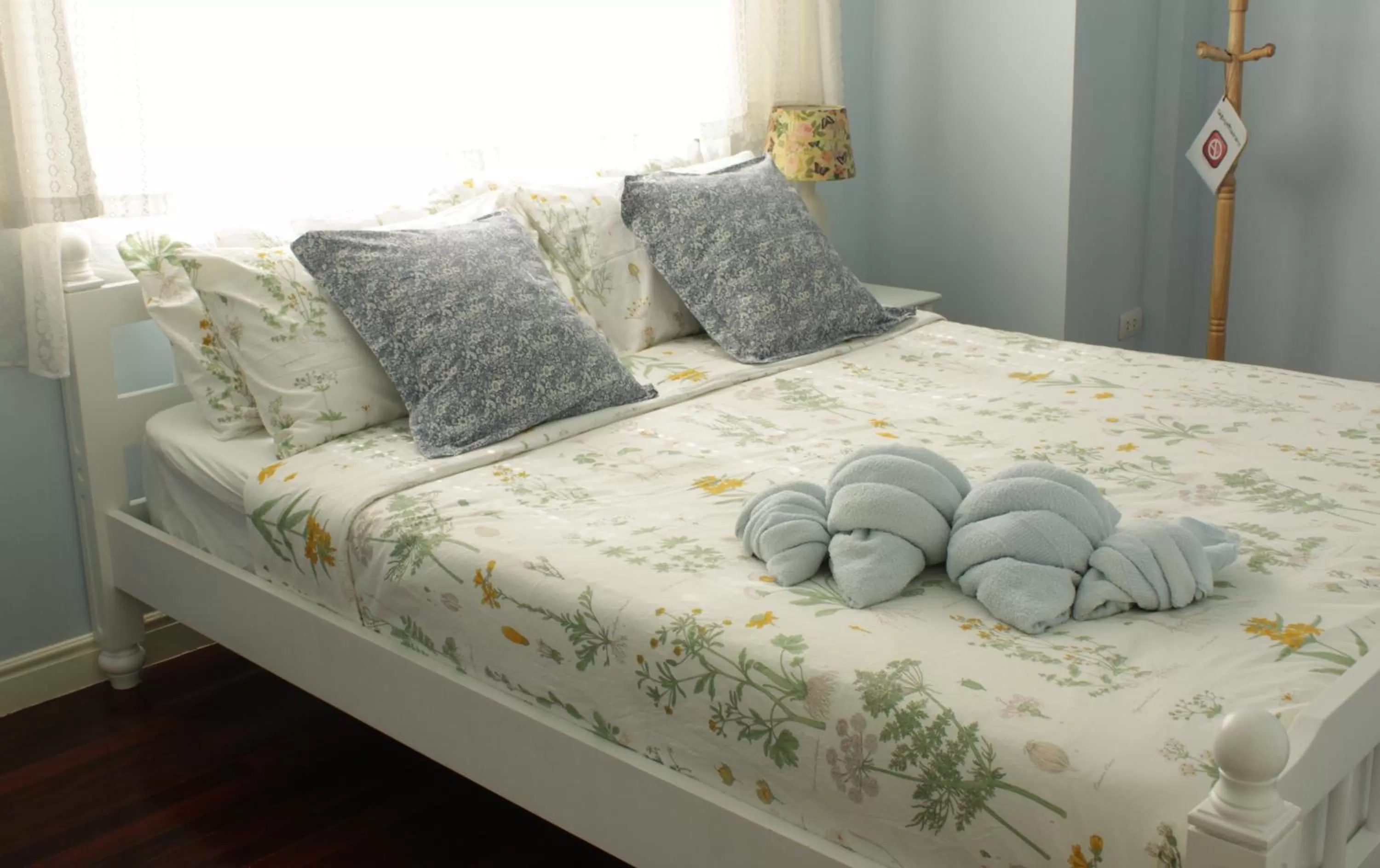 Photo of the whole room, Bed in Lada House