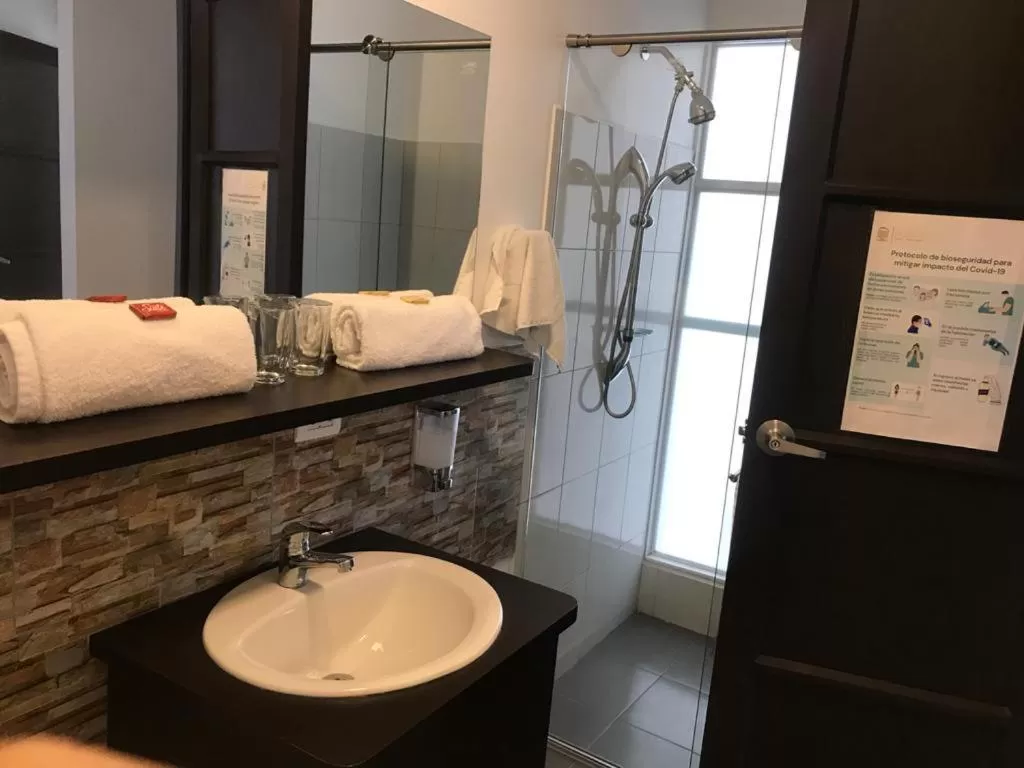 Bathroom in Hotel Anzea