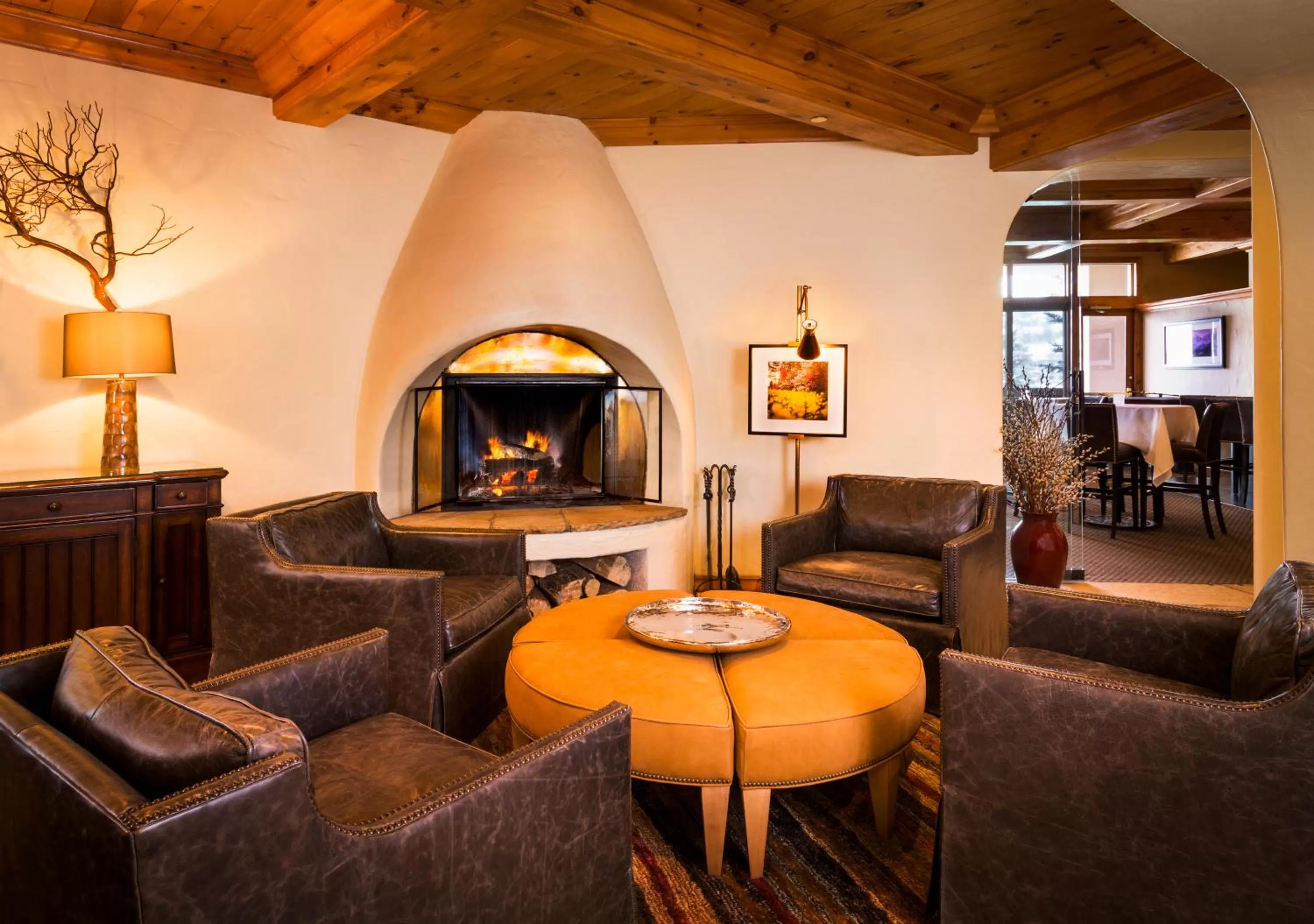 Lounge or bar in The Pines Lodge, a RockResort, by Vail Resorts