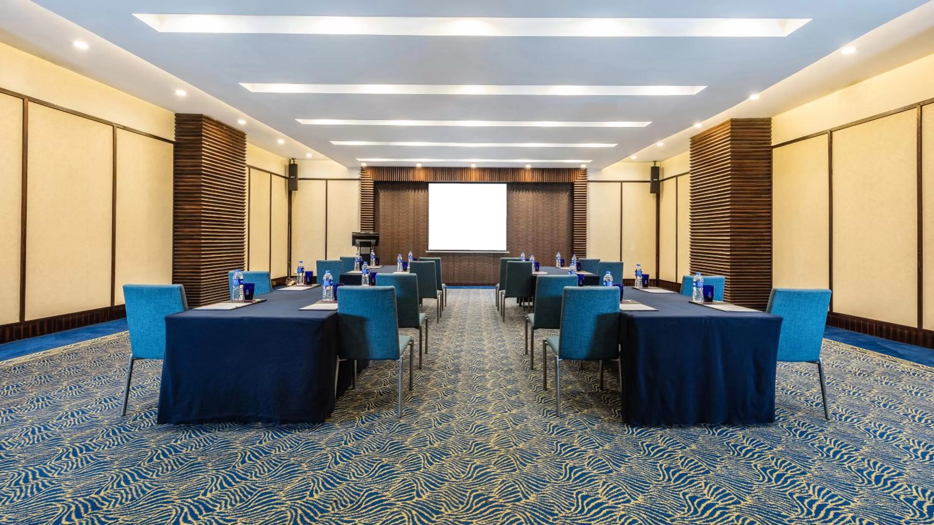 Business facilities in Crowne Plaza Foshan by IHG
