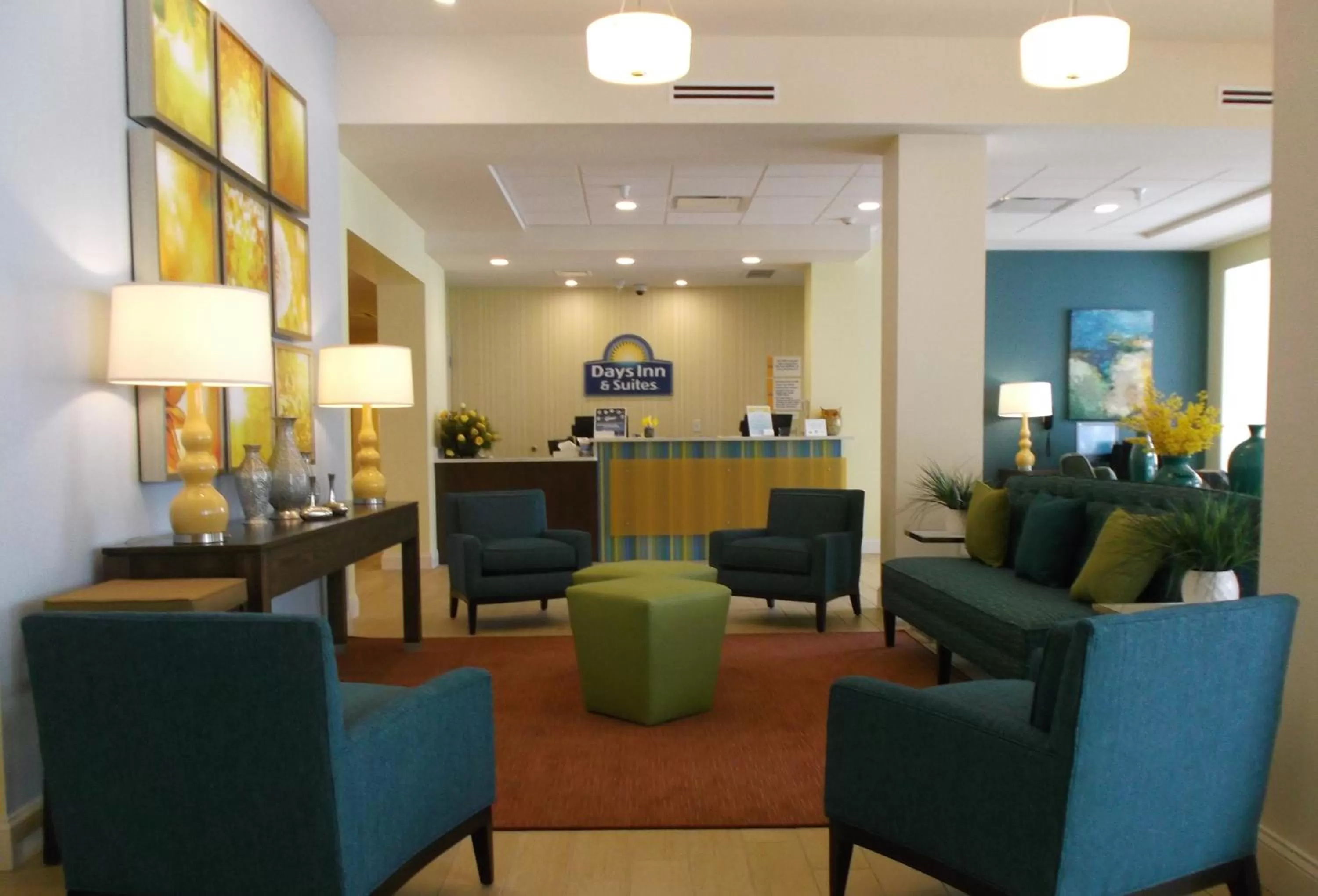 Lobby or reception in Days Inn & Suites by Wyndham Belmont