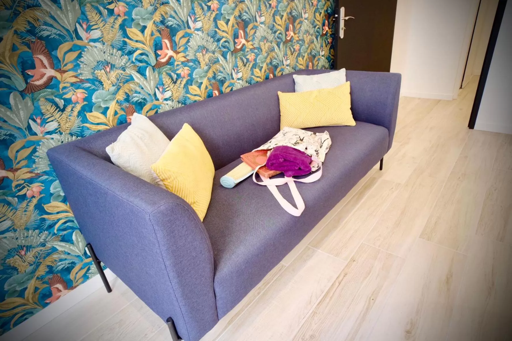 Living room in City Affaire, Petit déjeuner OFFERT en Hypercentre