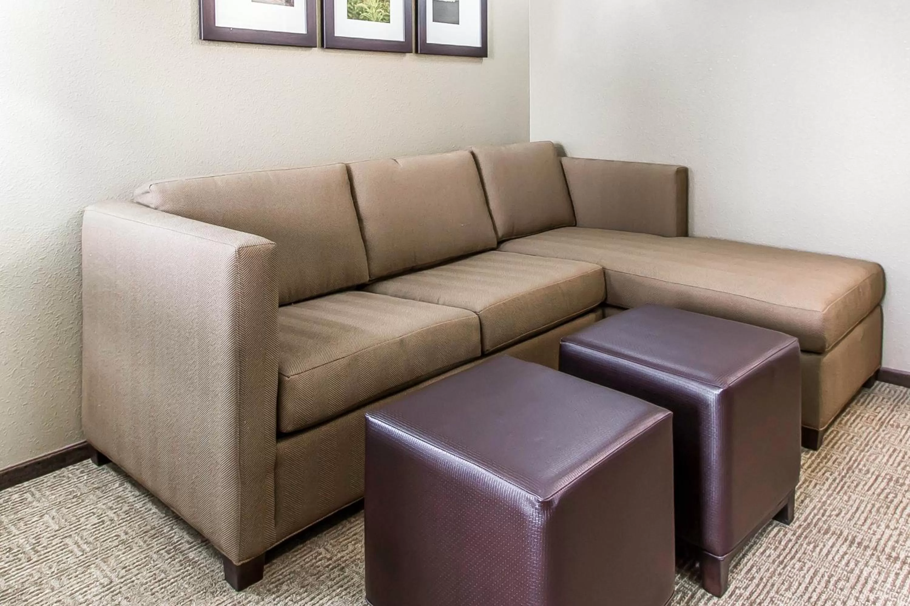 Photo of the whole room in Comfort Suites West Omaha