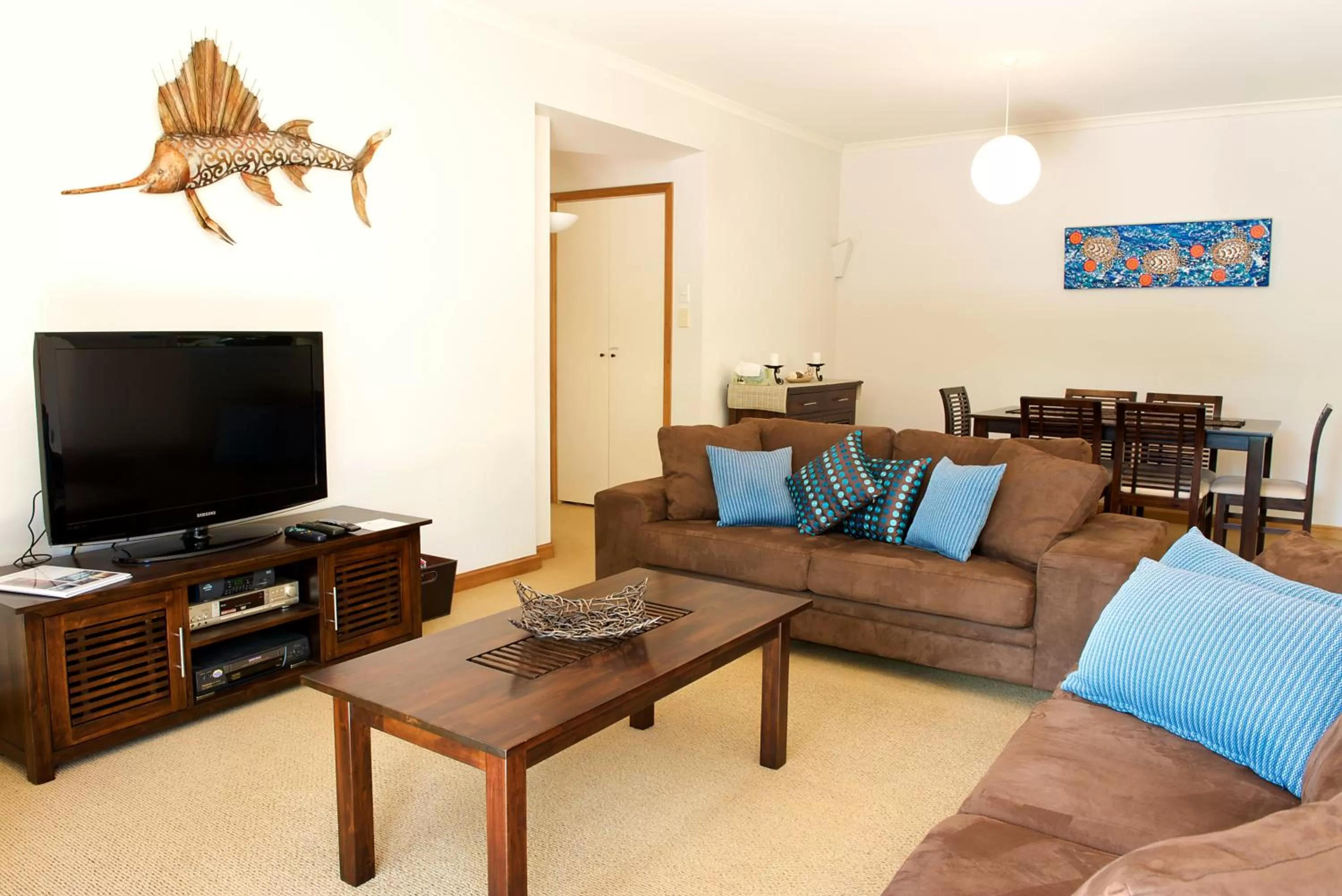 Living room in Byron Links Apartments