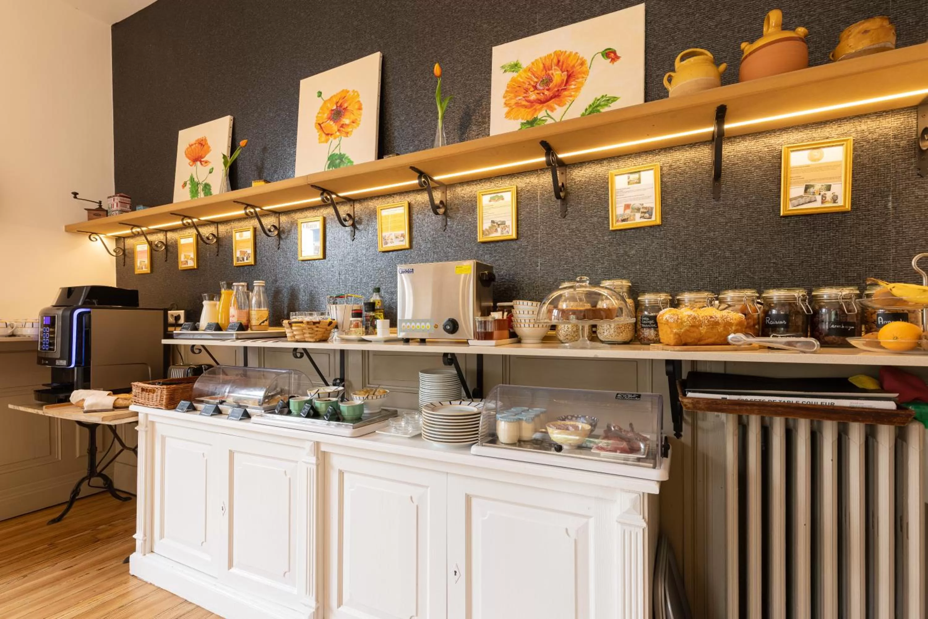 Breakfast in Hôtel & Espace Bien-être La Maison du Lierre