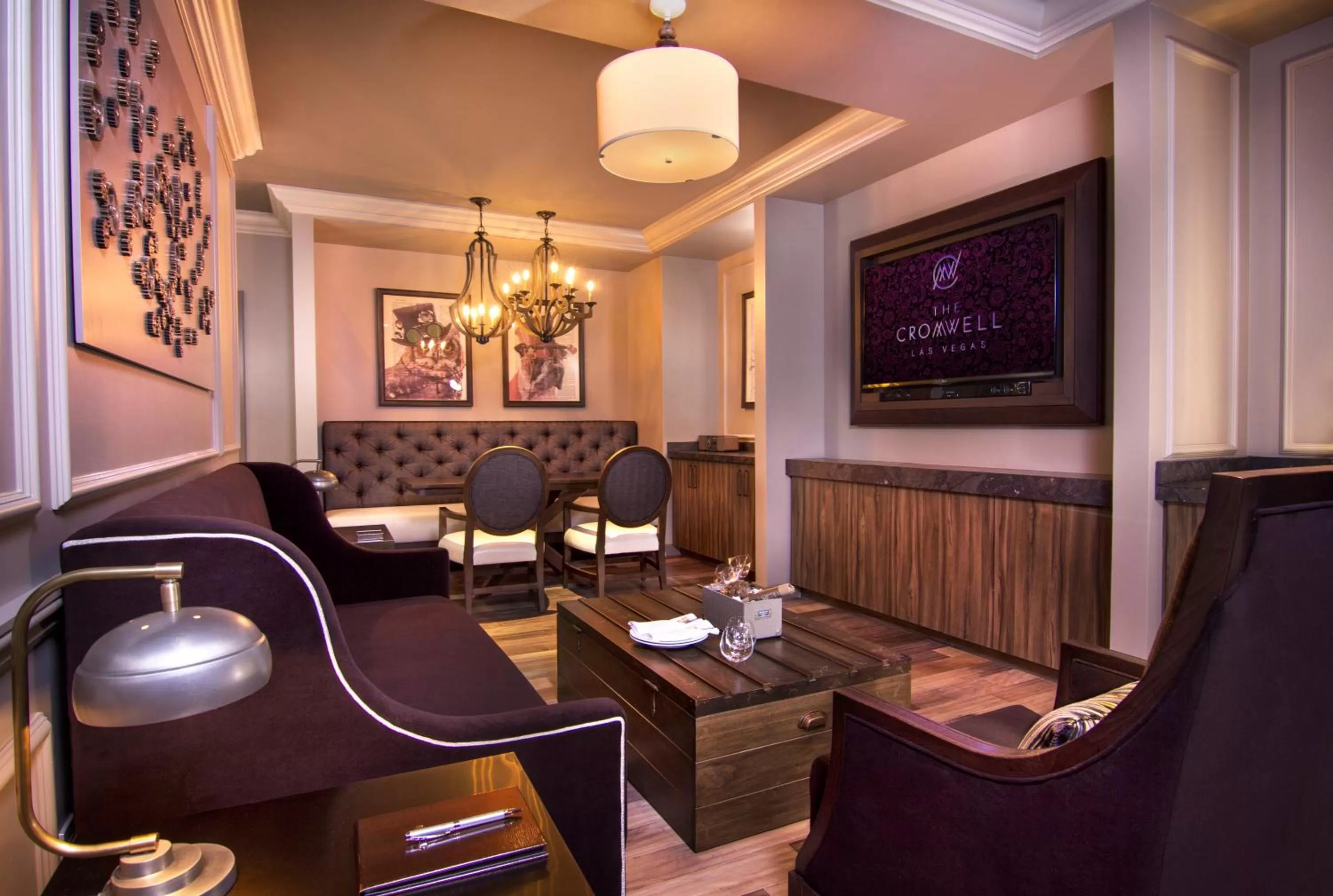 Living room in The Cromwell, A Caesars Destination