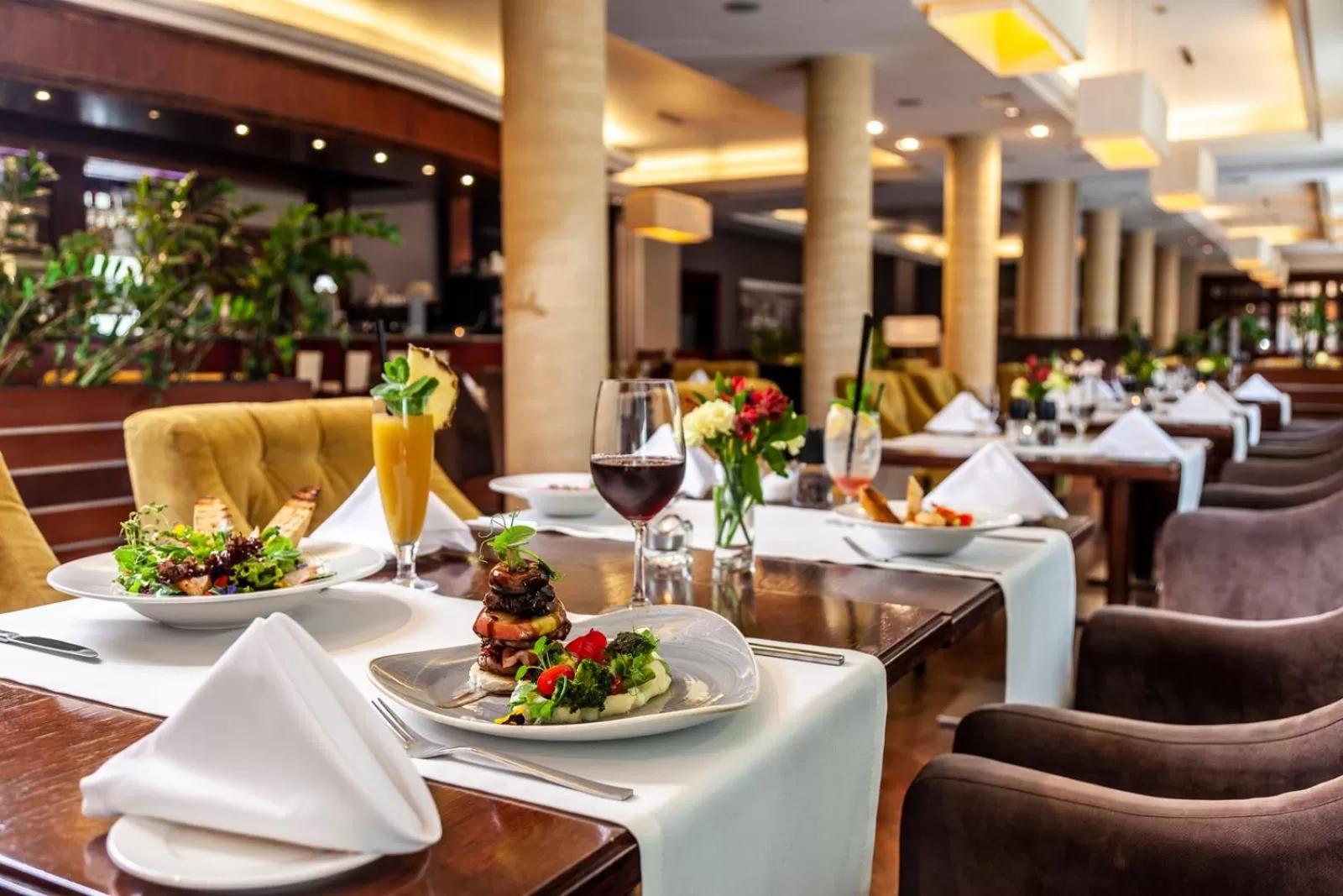 Restaurant/places to eat in Warmiński Hotel & Conference