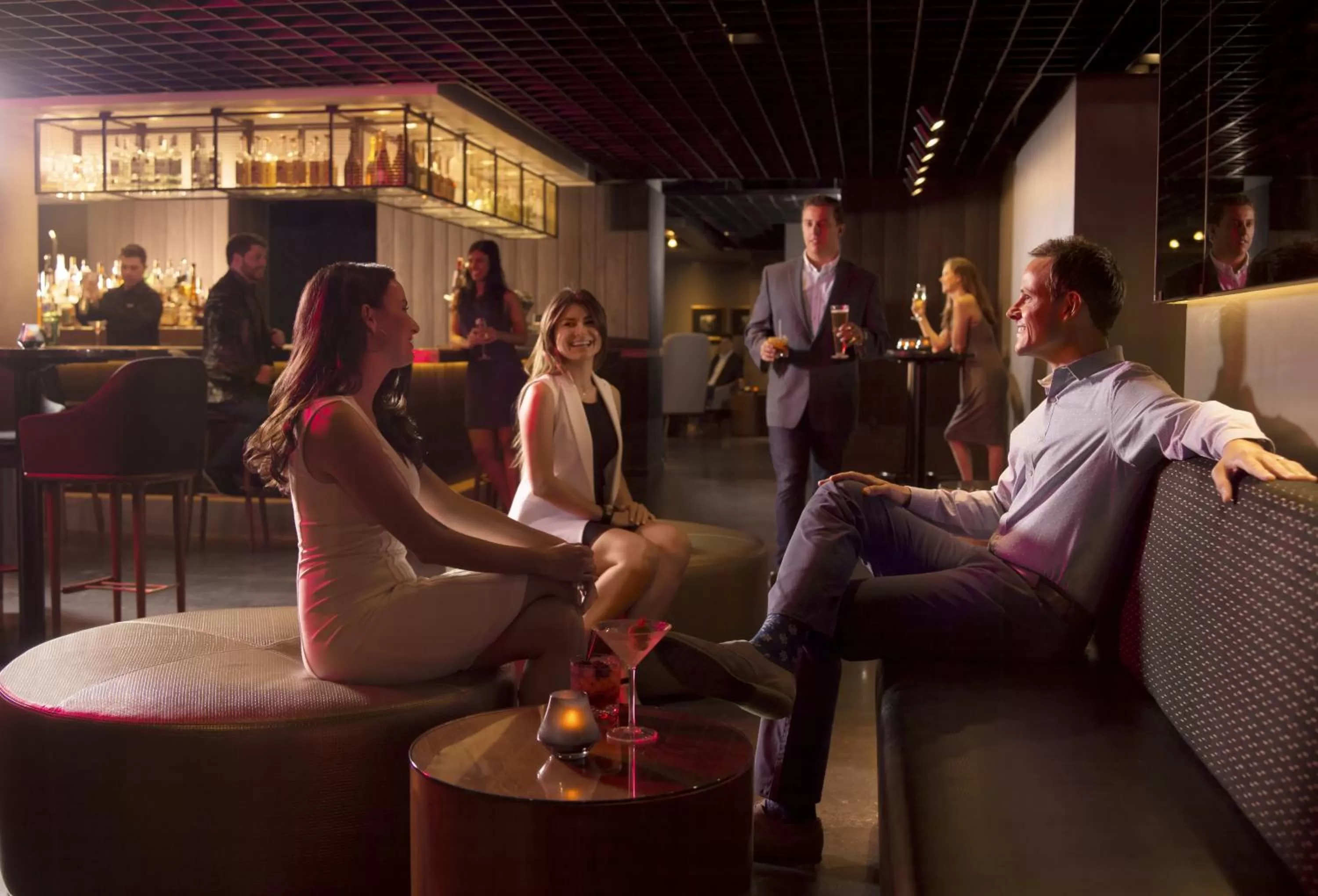 Lounge or bar in Omni Houston Hotel