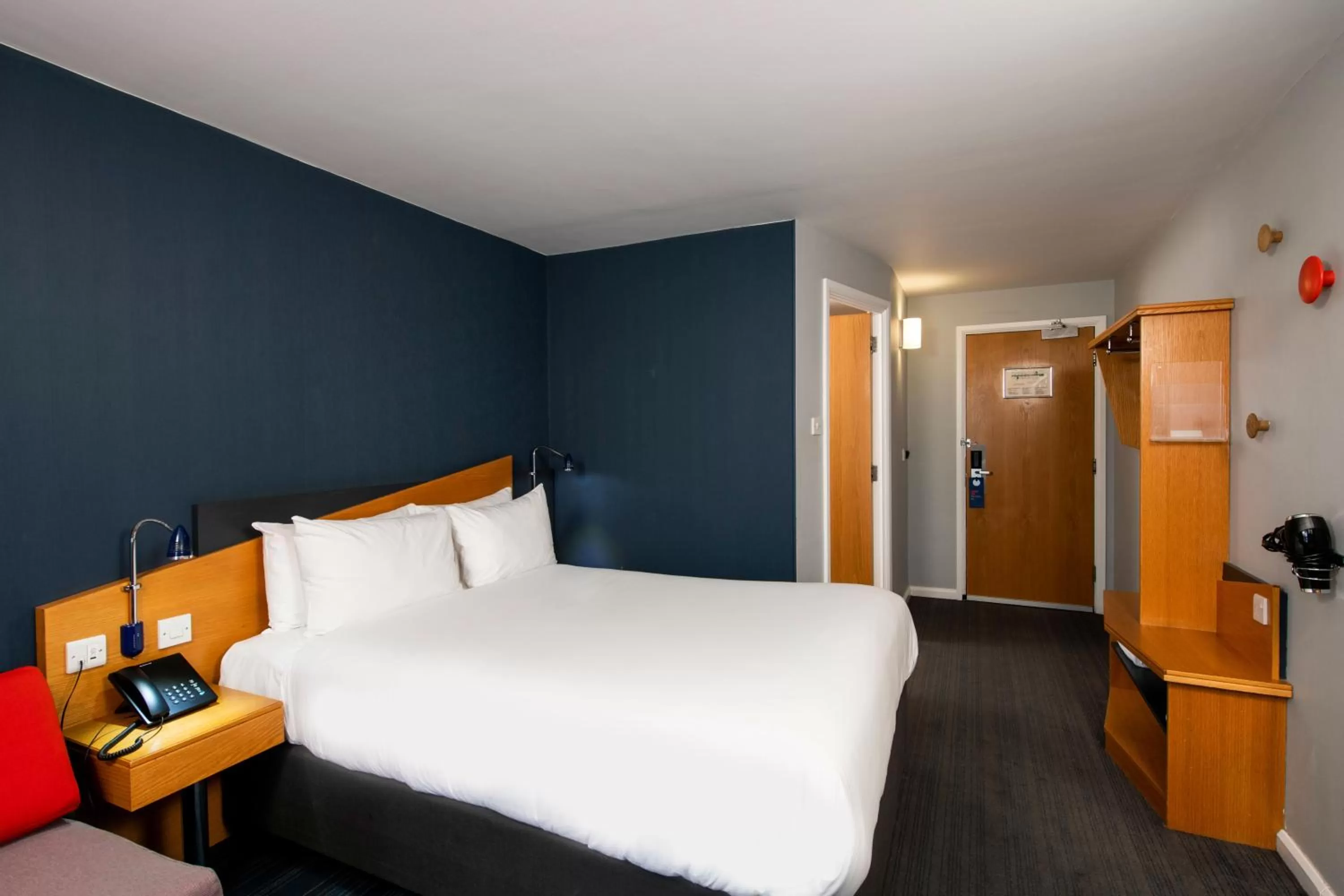 Bed in Holiday Inn Express Newcastle Gateshead by IHG