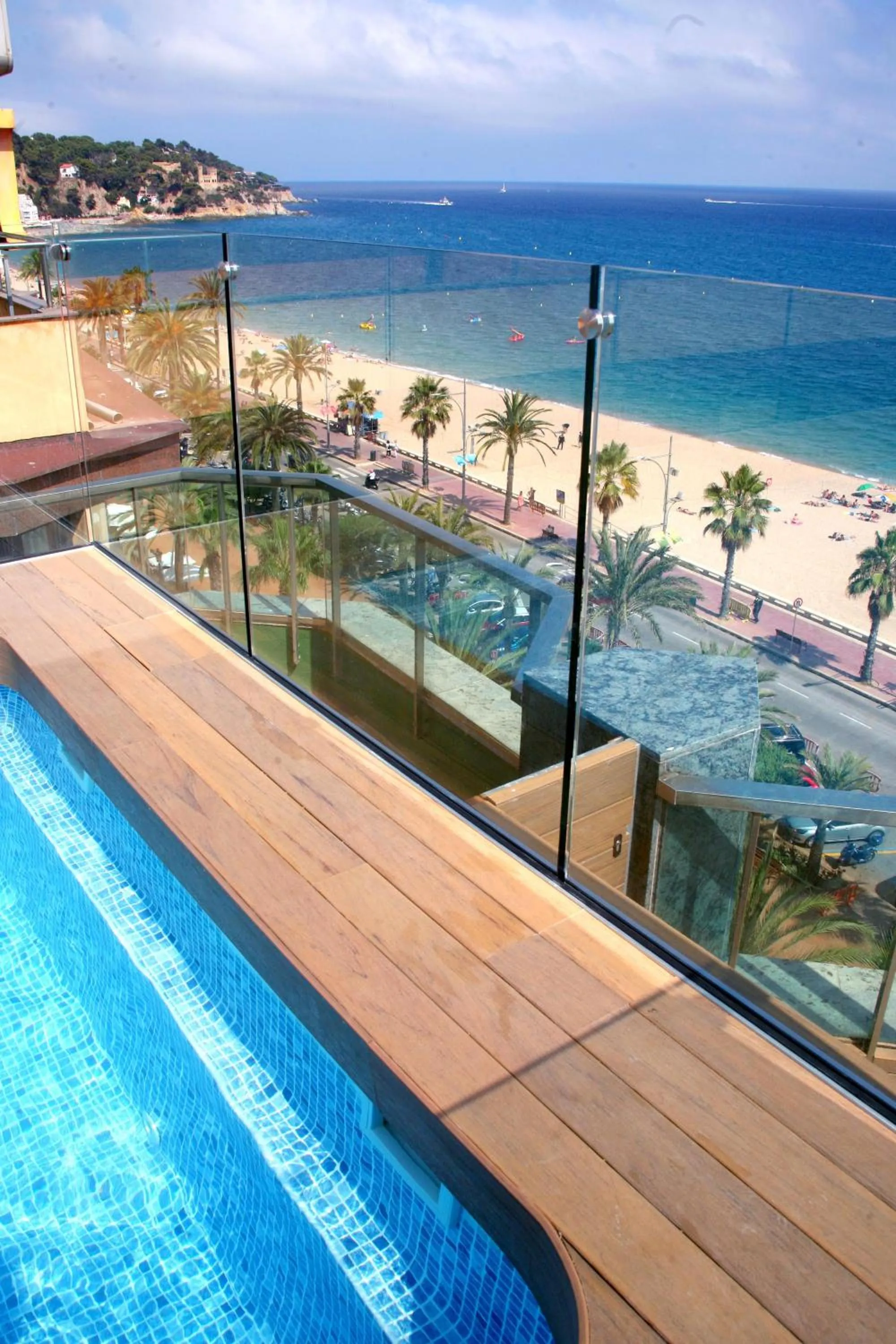 Swimming pool in Hotel Miramar