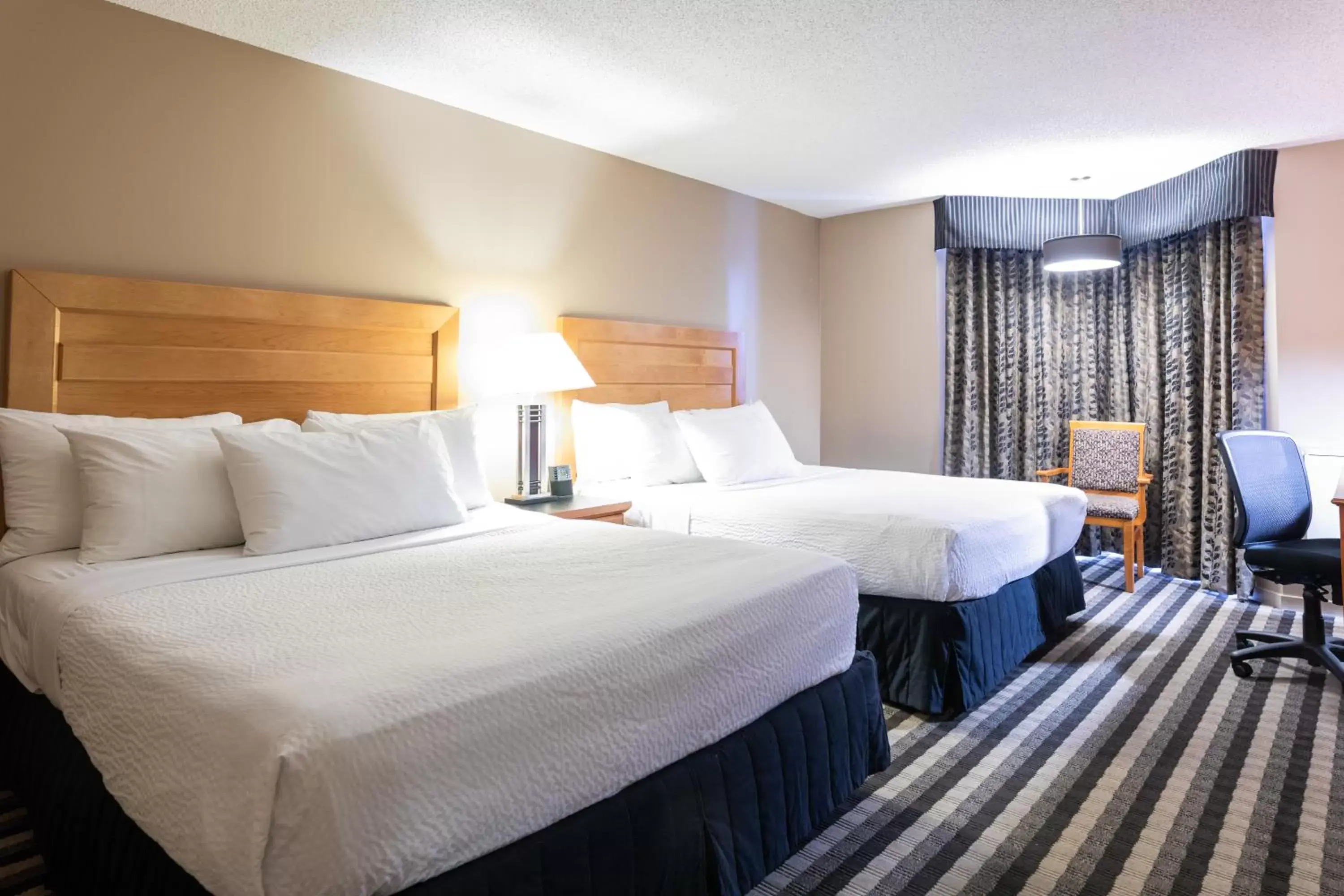 Deluxe Queen Room with Two Queen Beds - Non-Smoking in Royal Hotel West Edmonton, Trademark Collection by Wyndham Deluxe Queen Room with Two Queen Beds - Non-Smoking in Royal Hotel West Edmonton, Trademark Collection by Wyndham