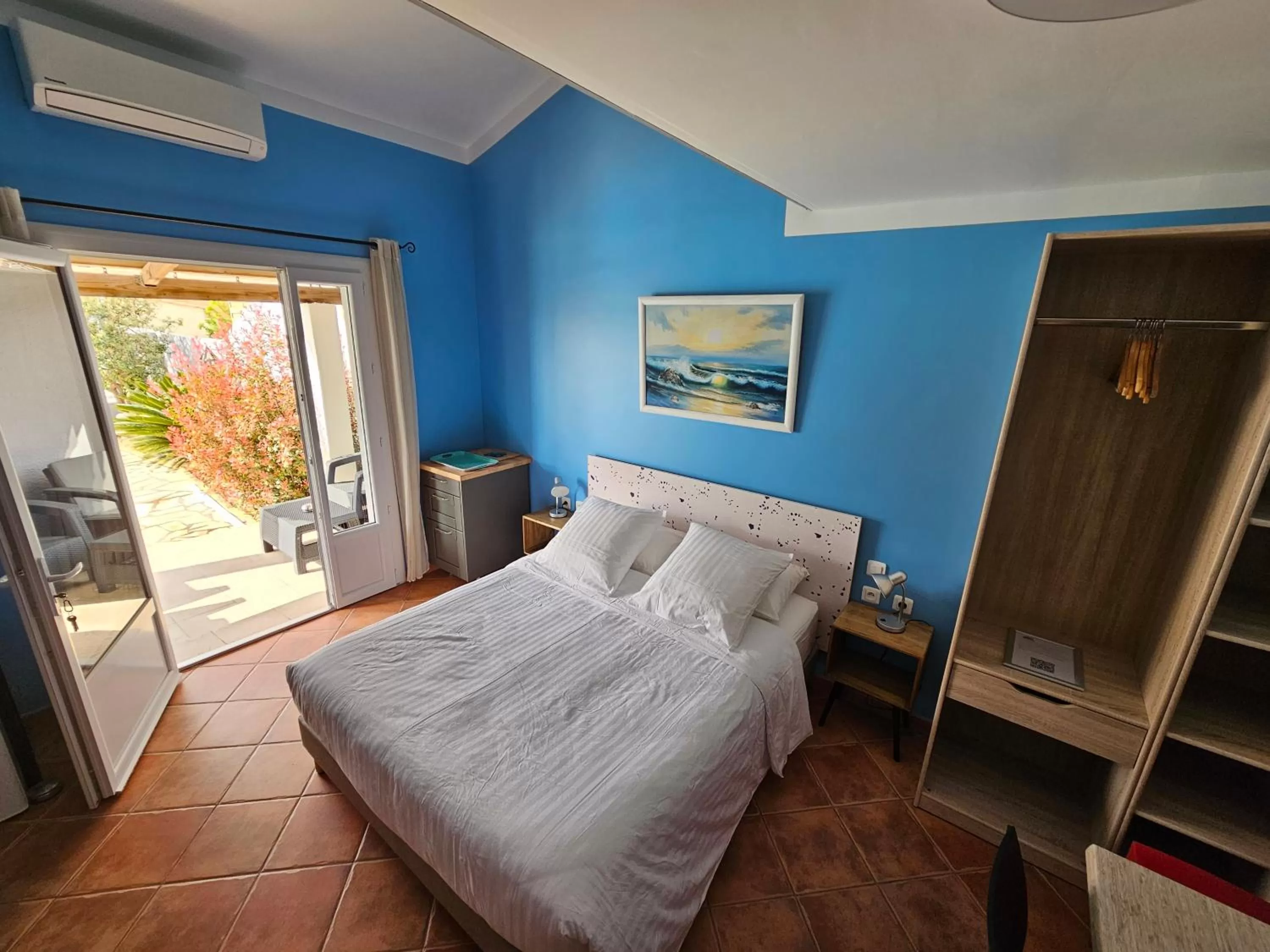 Patio, Bed in La Casa del Arti - Chambres d'hôtes - B&B - Piscine chauffée