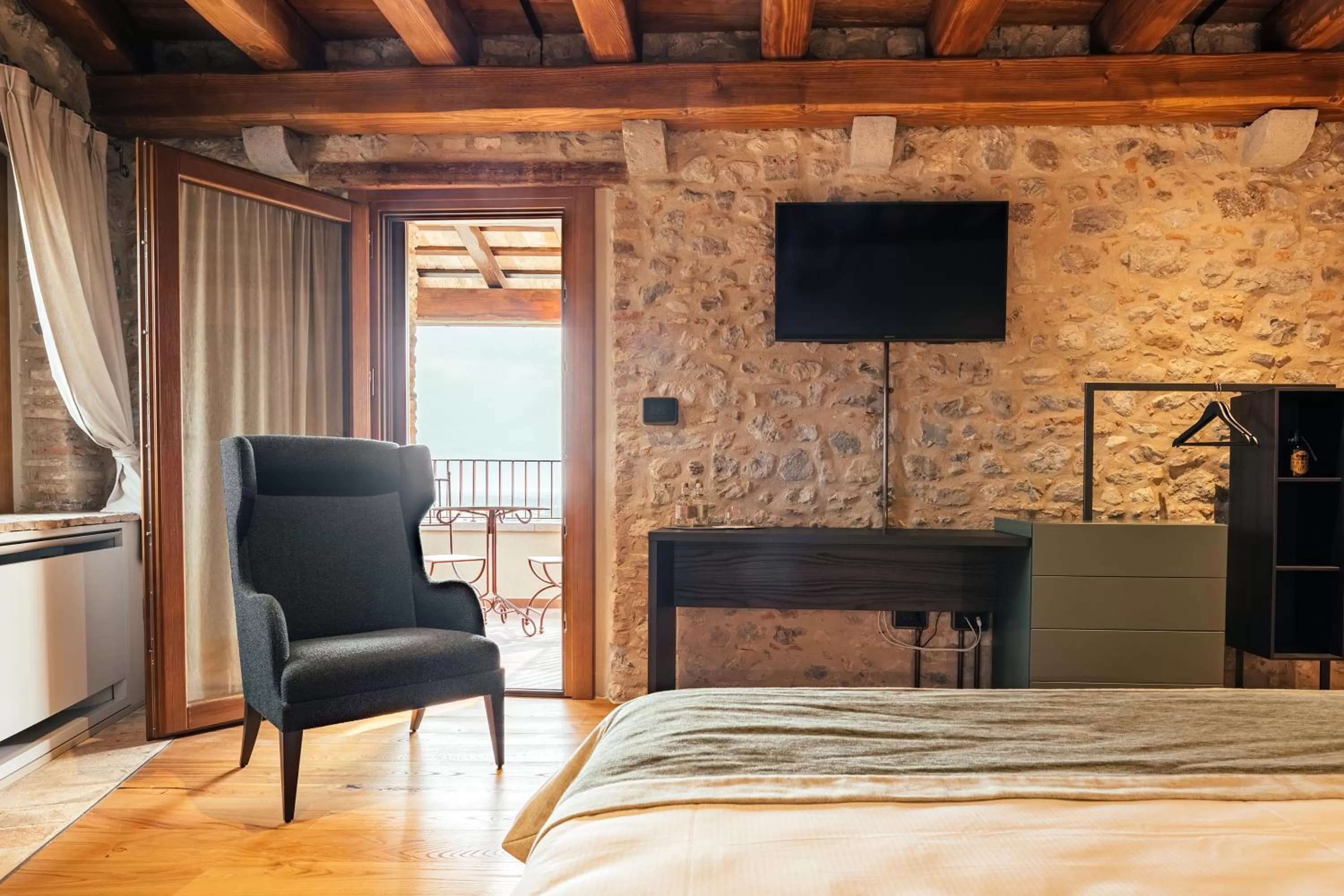 Bedroom, TV/Entertainment Center in Casa del Vicario
