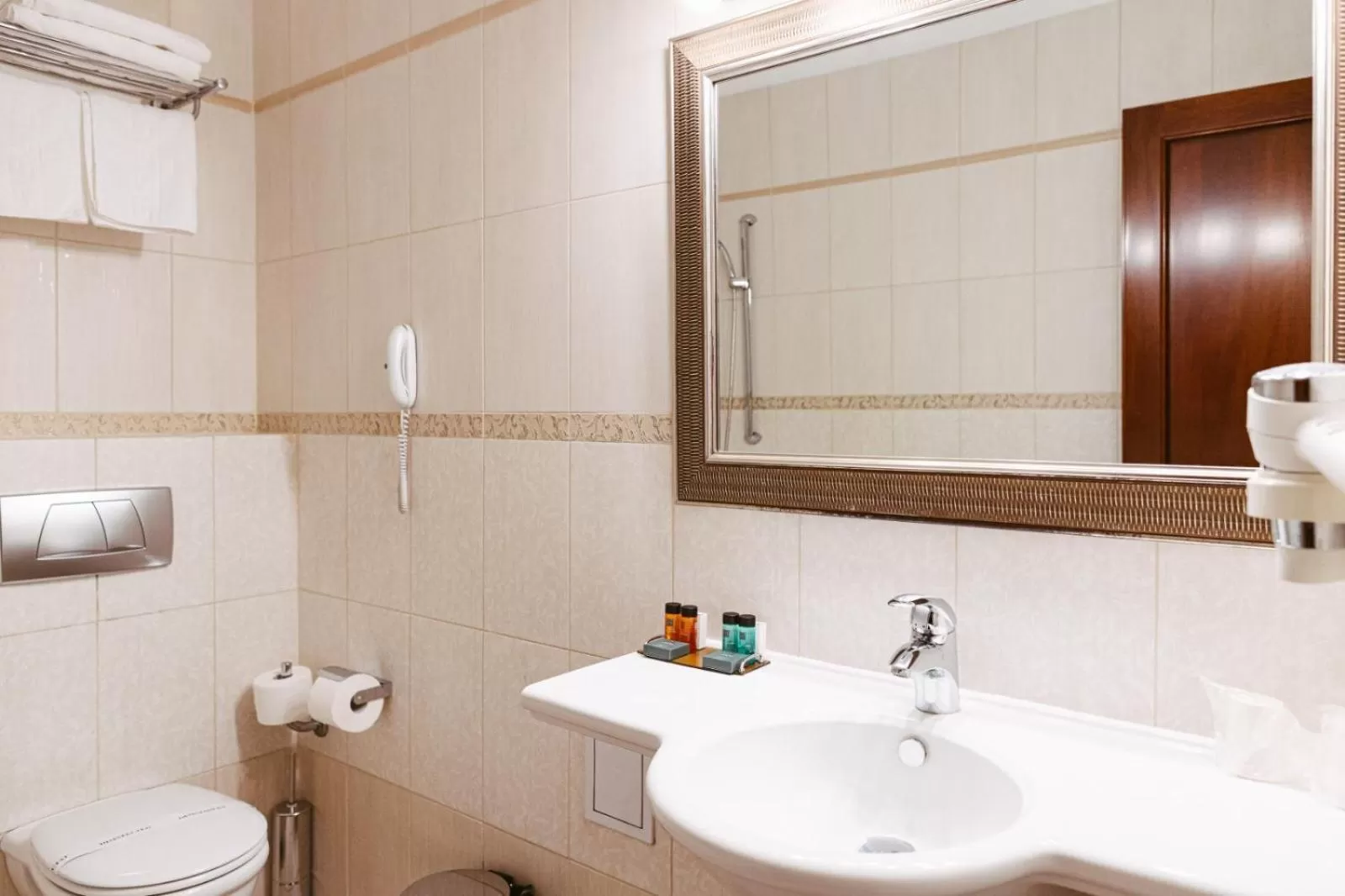 Bathroom in Hotel Select