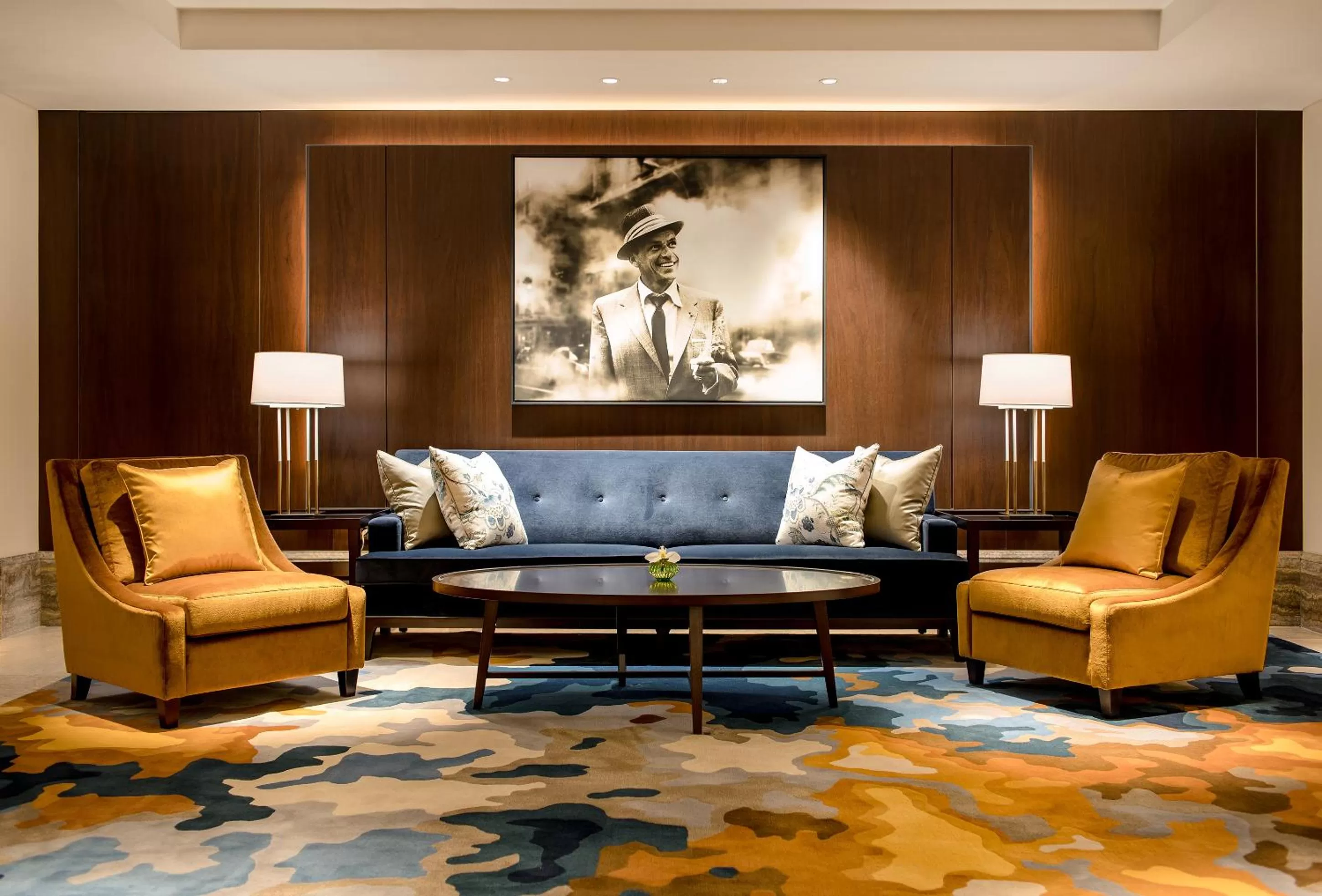 Lounge or bar in Paradise City