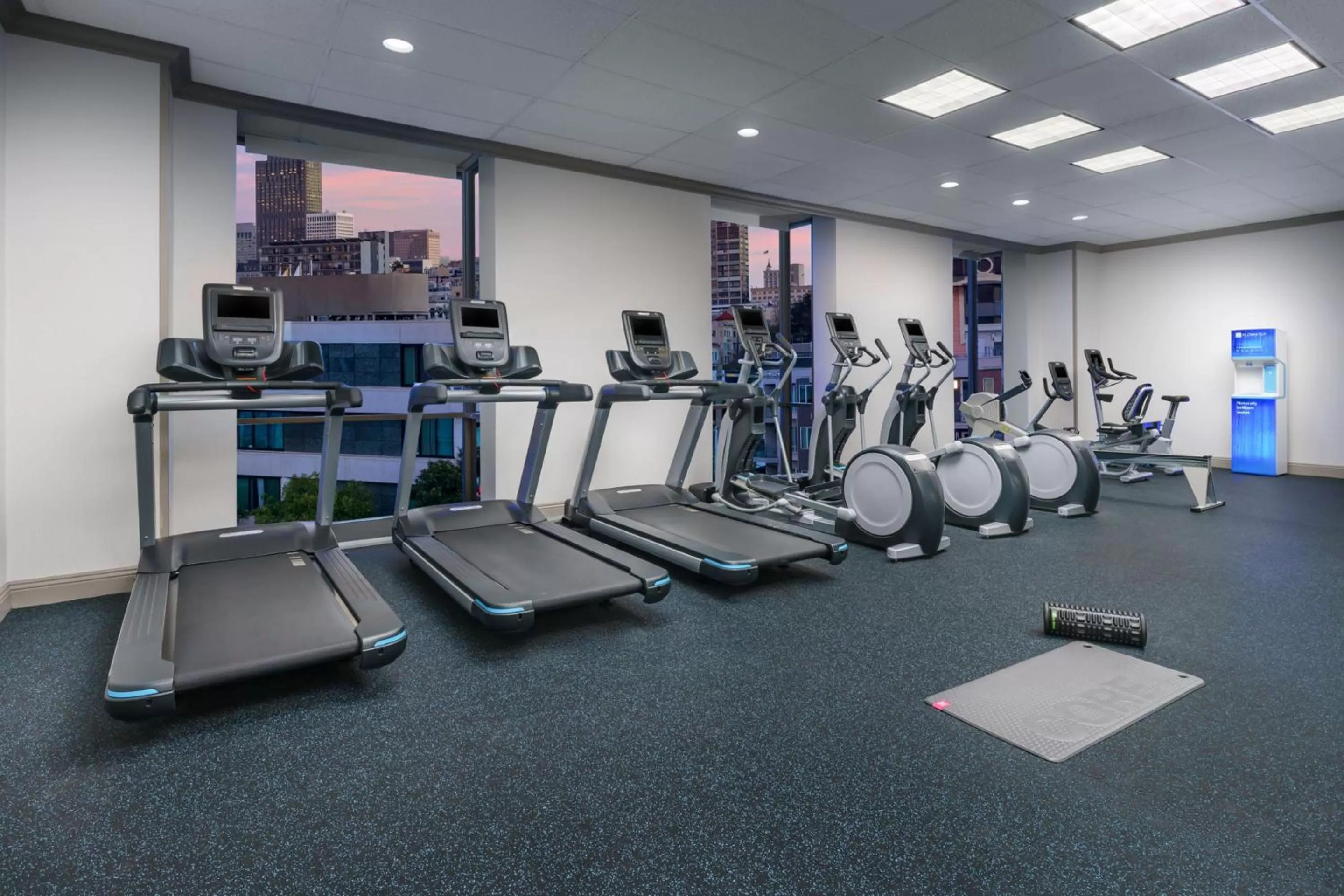Fitness centre/facilities in Hotel Caza Fisherman's Wharf
