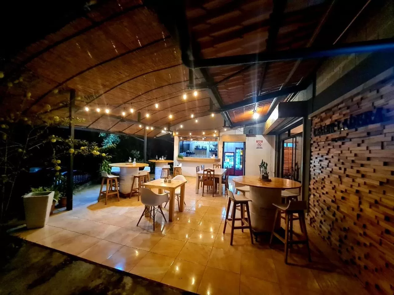 Restaurant/Places to Eat in Ladera Hotel