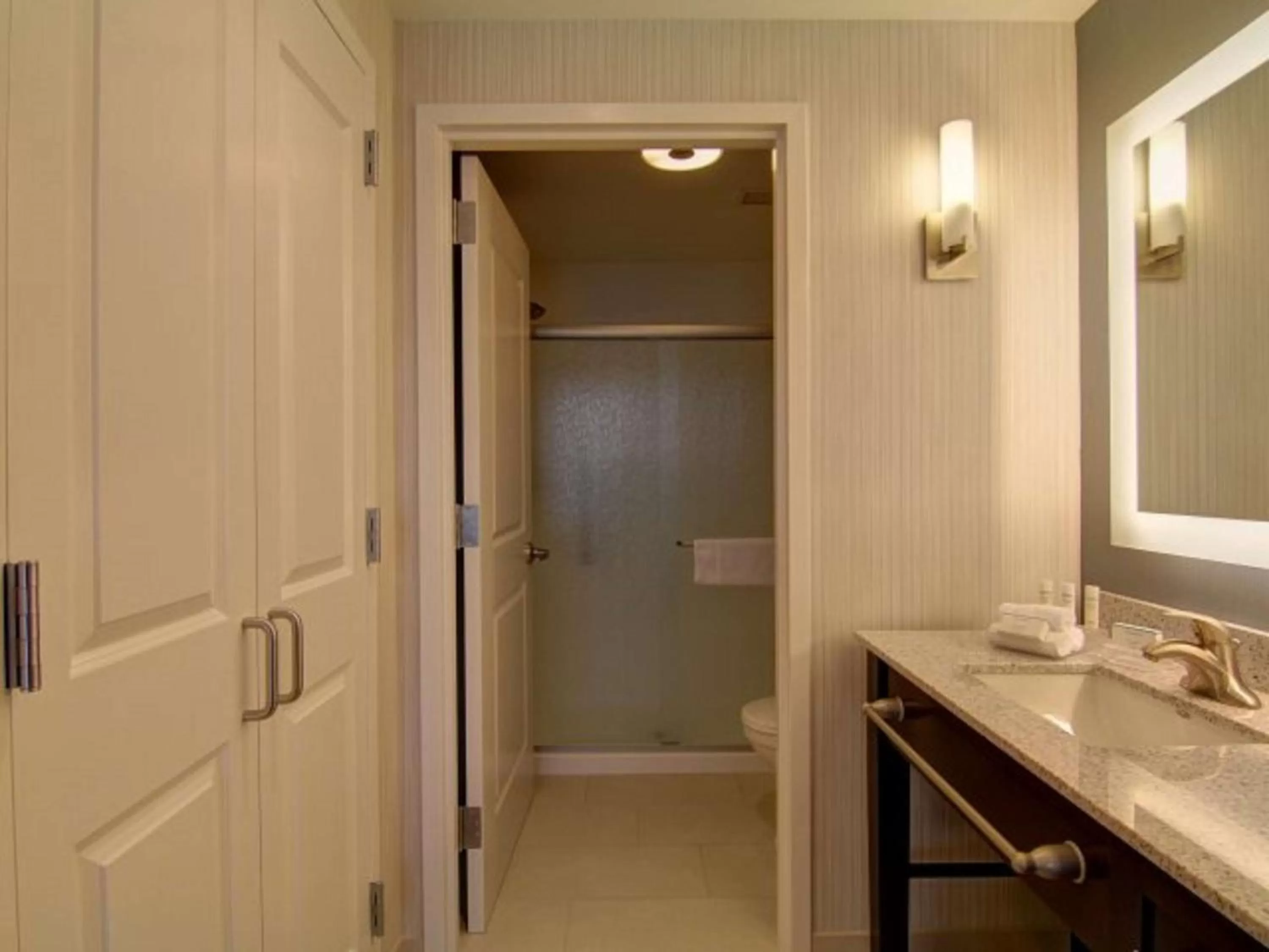 Bathroom in Homewood Suites By Hilton Clifton Park