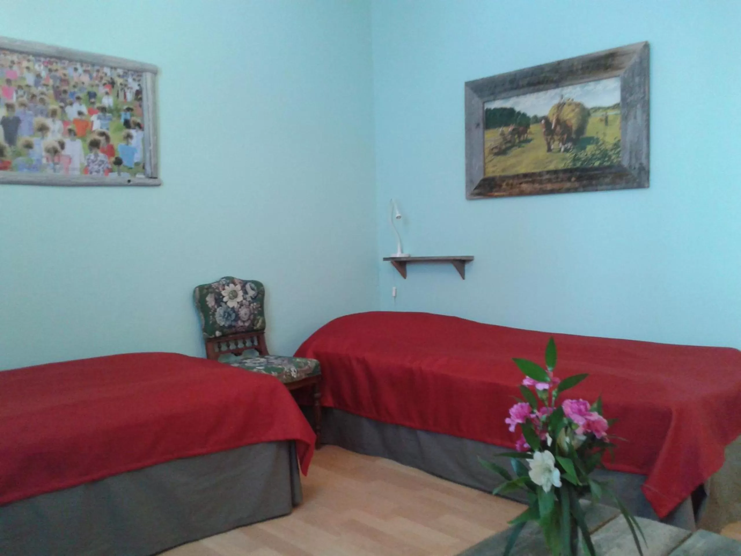 Photo of the whole room, Bed in Matkustajakoti Kuutamo Guesthouse