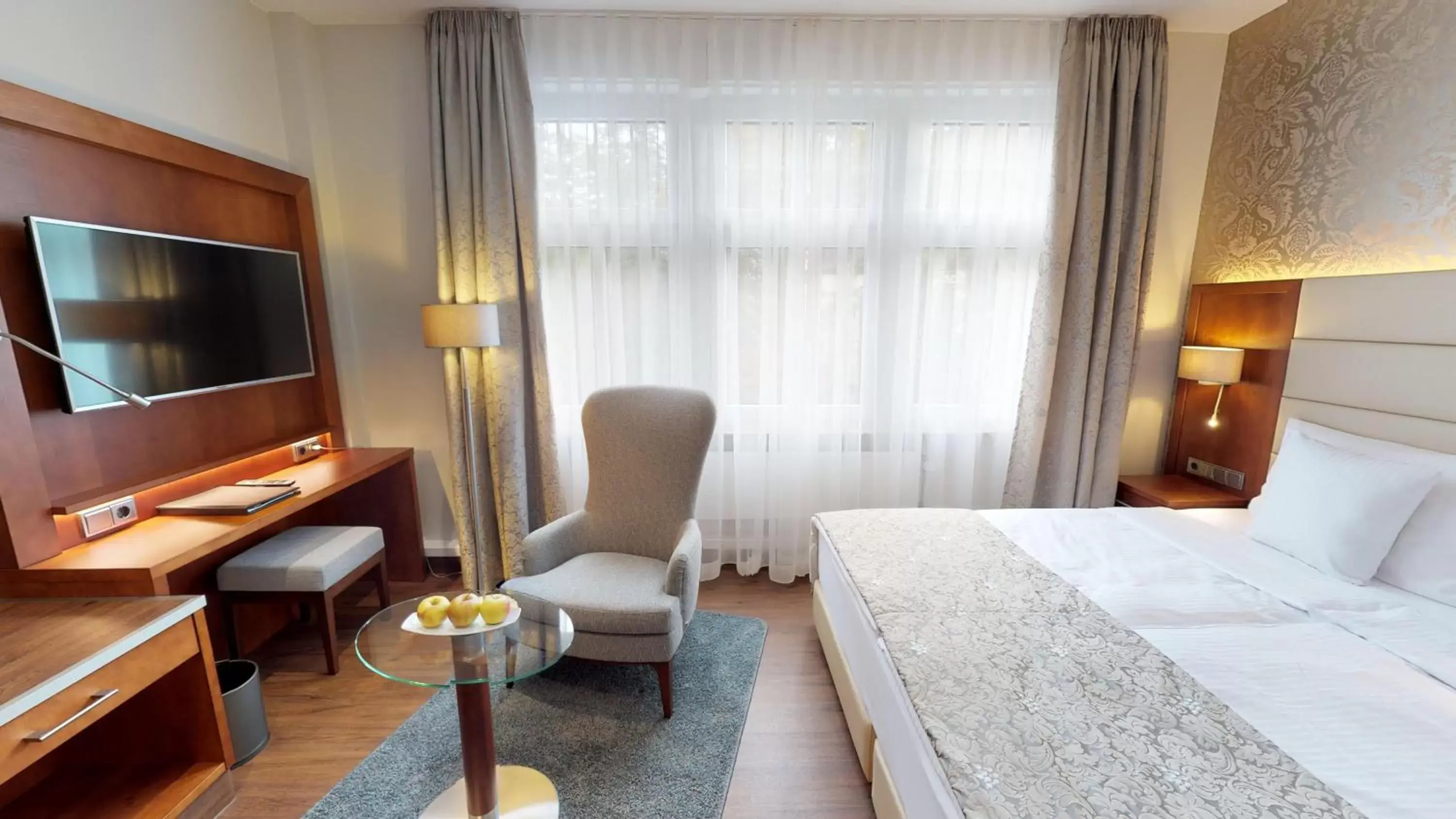 Double Room in Hotel Oranien Wiesbaden Double Room in Hotel Oranien Wiesbaden