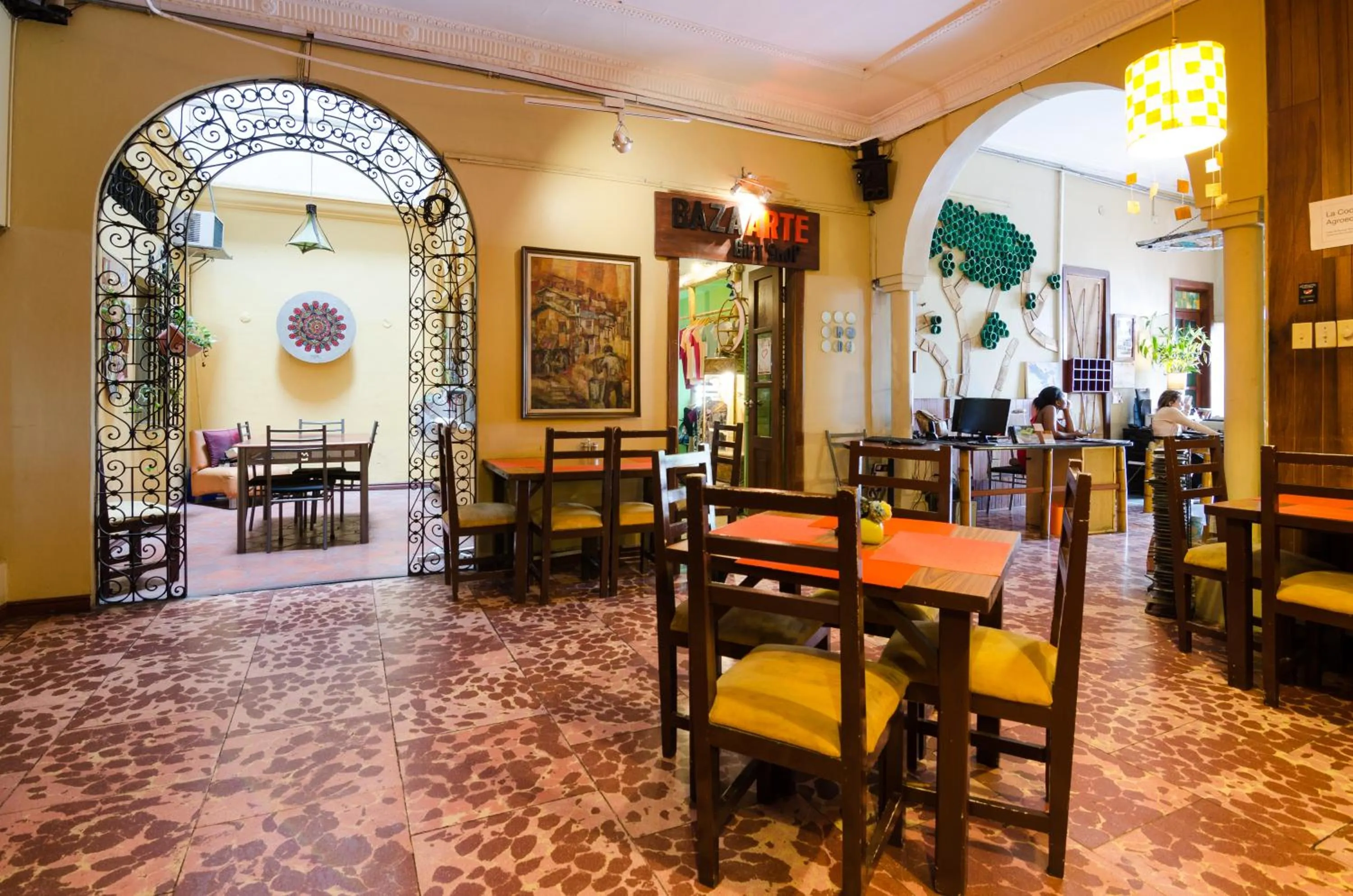 Restaurant/Places to Eat in Manso Boutique Guest House