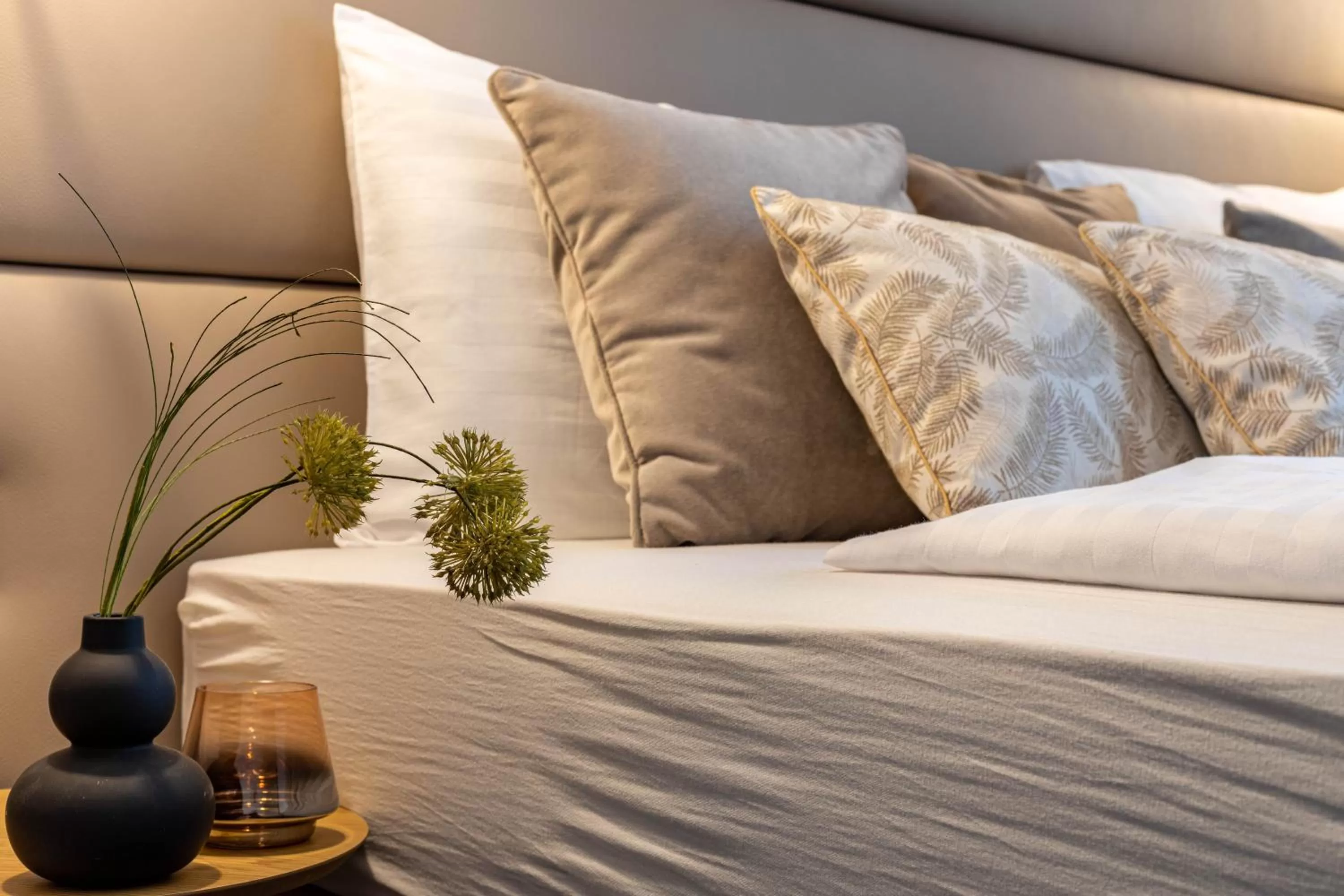 Bed, Seating Area in Villa Bérc