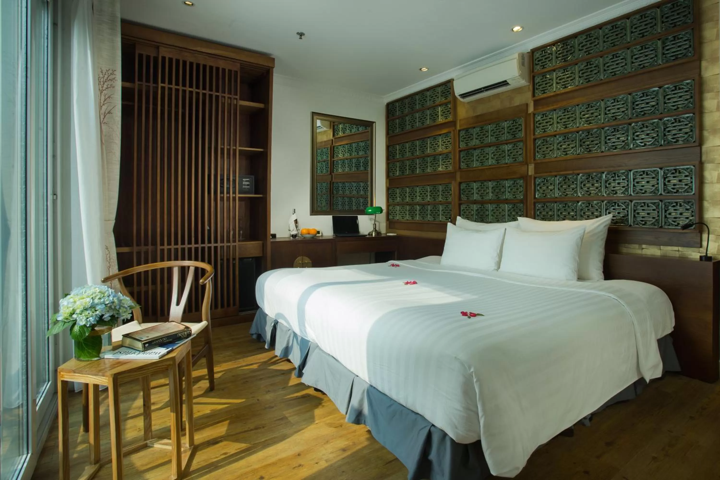 Photo of the whole room, Bed in Hanoi Media Hotel & Spa