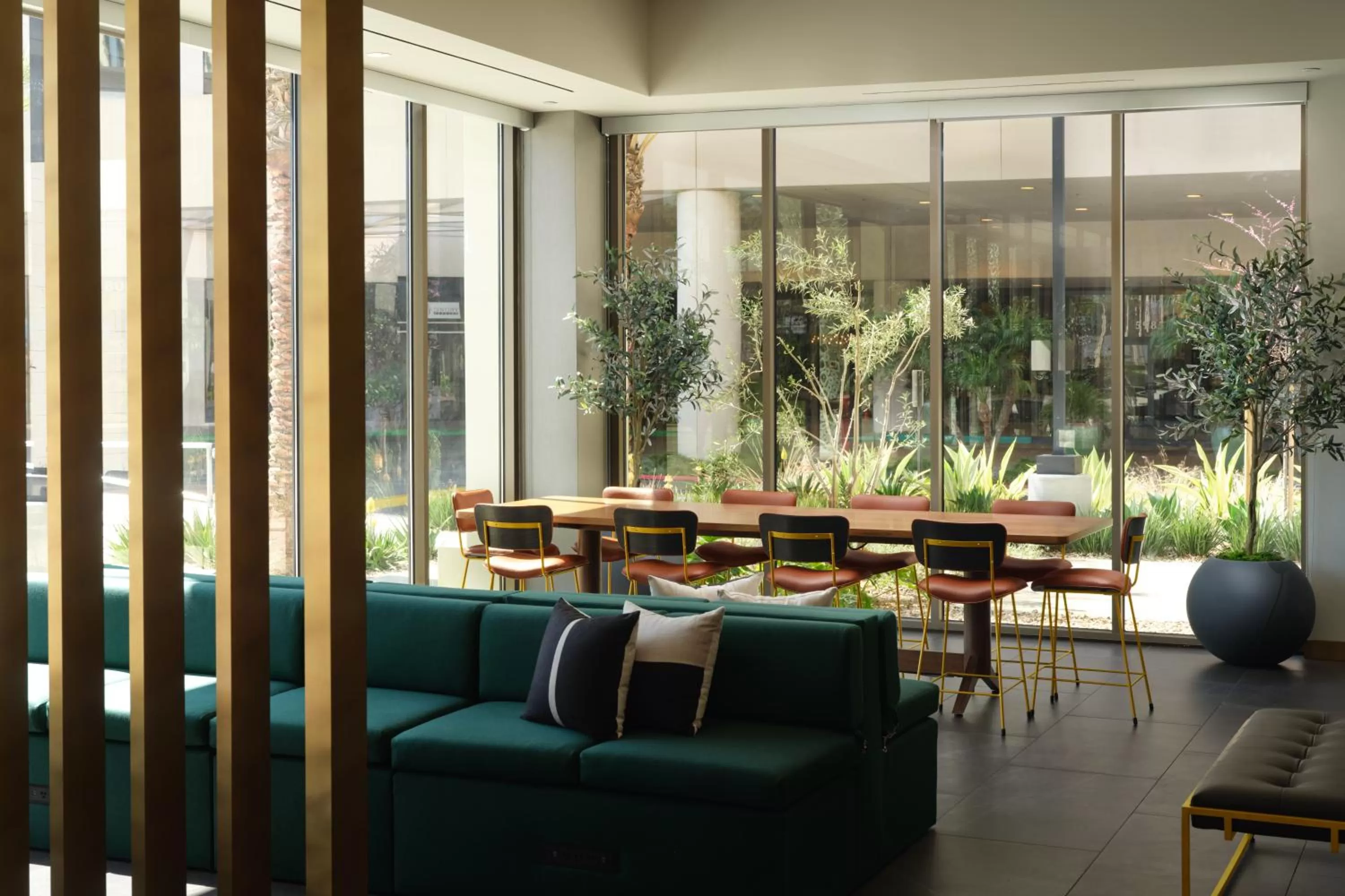 Seating area in Hyatt House LAX Century Blvd