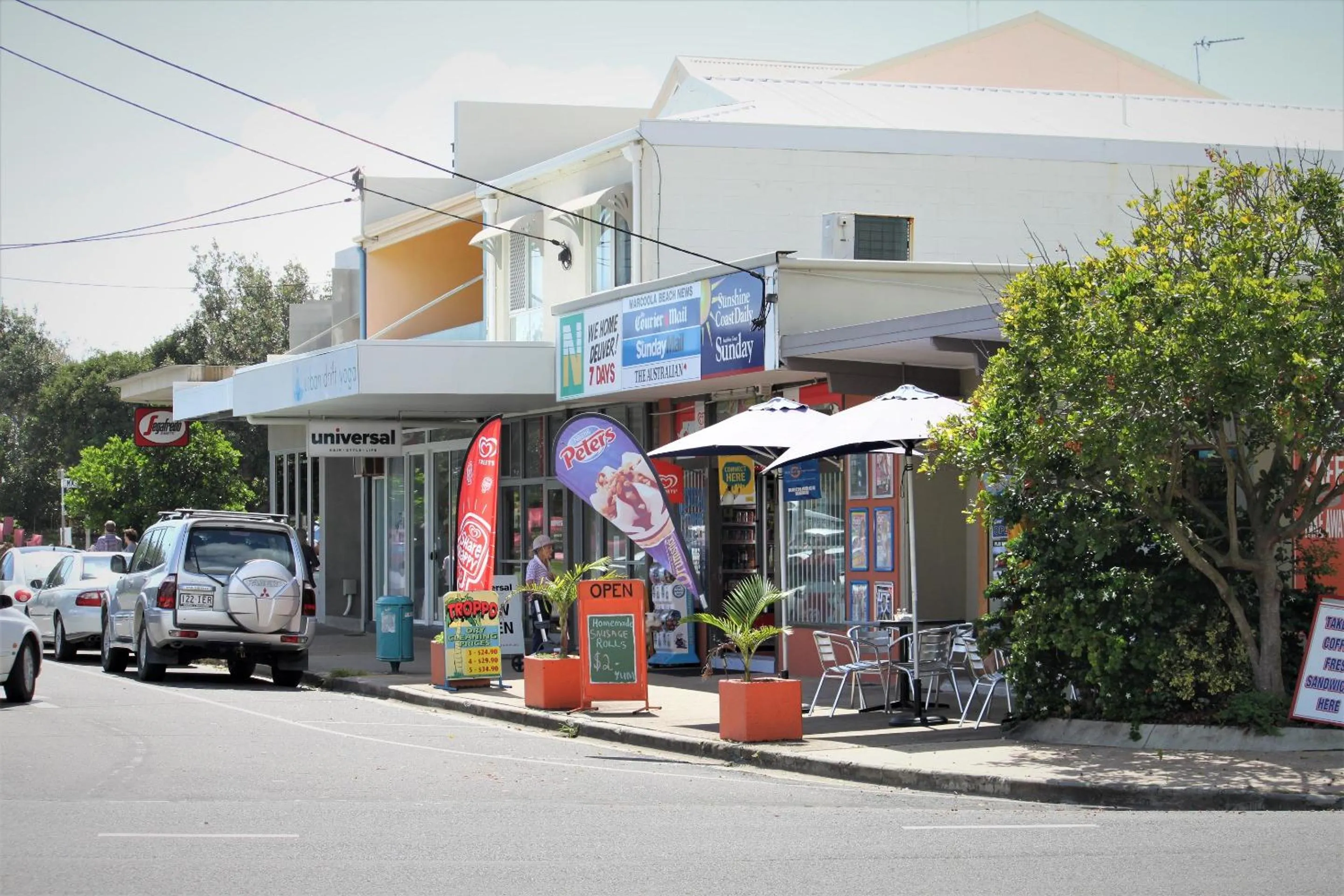 Restaurant/places to eat in Pacific Palms Motor Inn