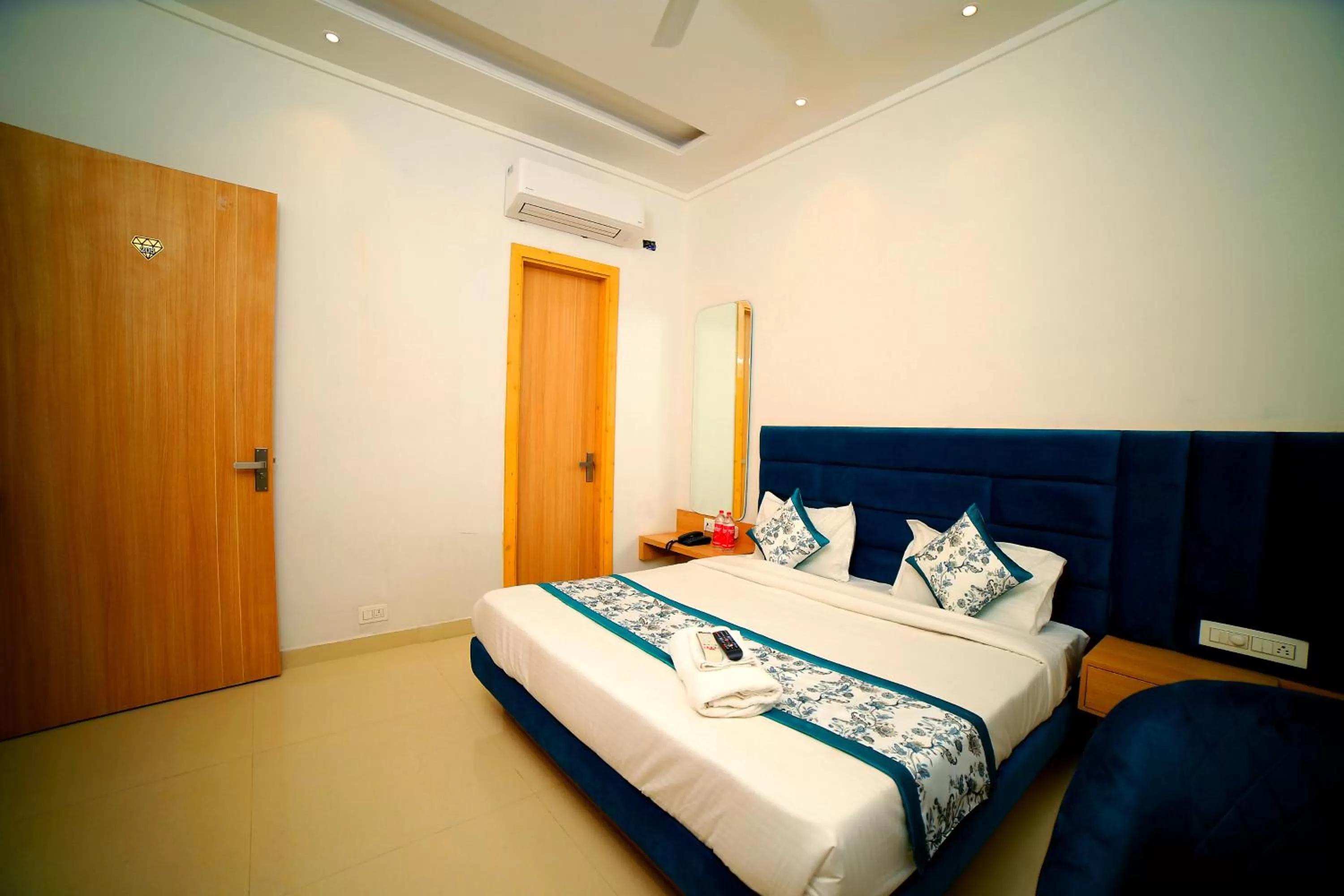 Bedroom, Bed in Hotel Diamond View